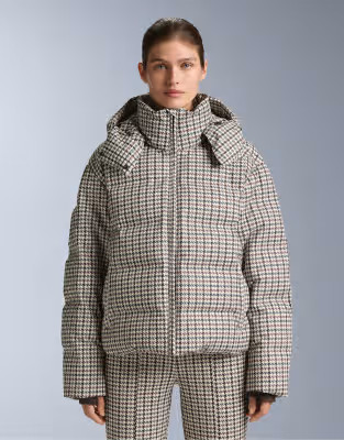 OYSHO Down by minardi piume company ski 10k printed crop padded jacket in light pink | ASOS (Global)