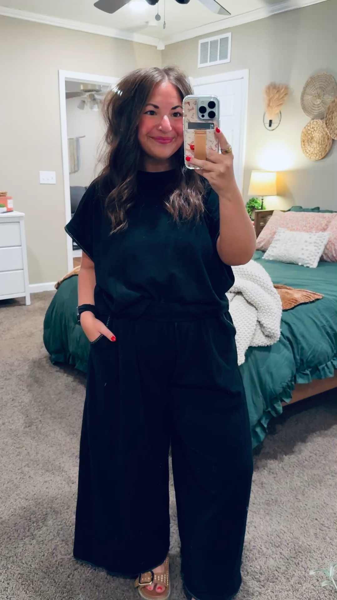 If you love an easy outfit, you need this set 🙌 flattering, comfy, and so versatile!

sandals: fit true to size // wearing a 5
pants: fit oversized // wearing a large
tee: fits true to size // wearing a large 

 

#LTKootd #LTKMidsize #LTKWorkwear