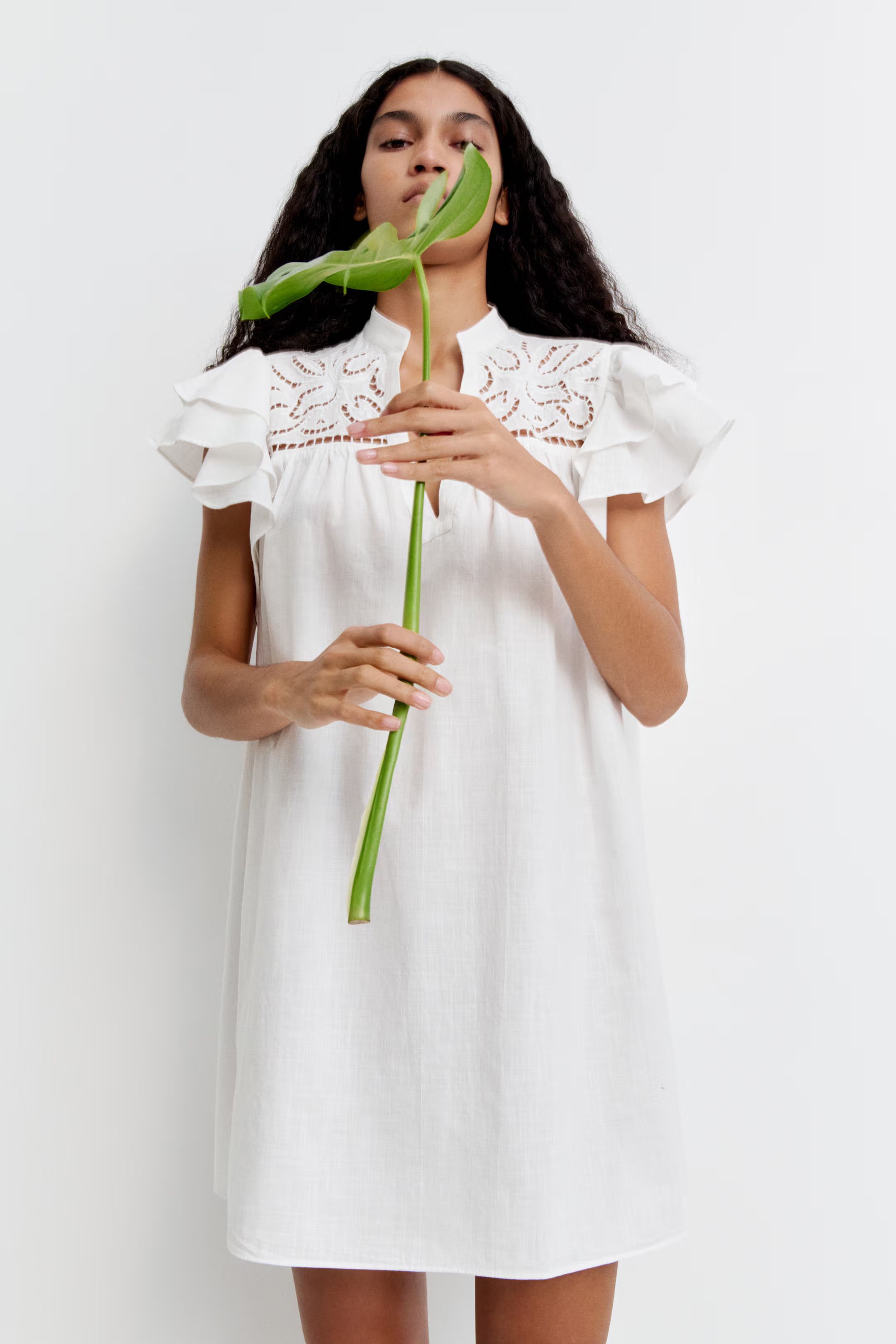 Flutter-sleeve dress with broderie anglaise | H&M (UK, MY, IN, SG, PH, TW, HK)