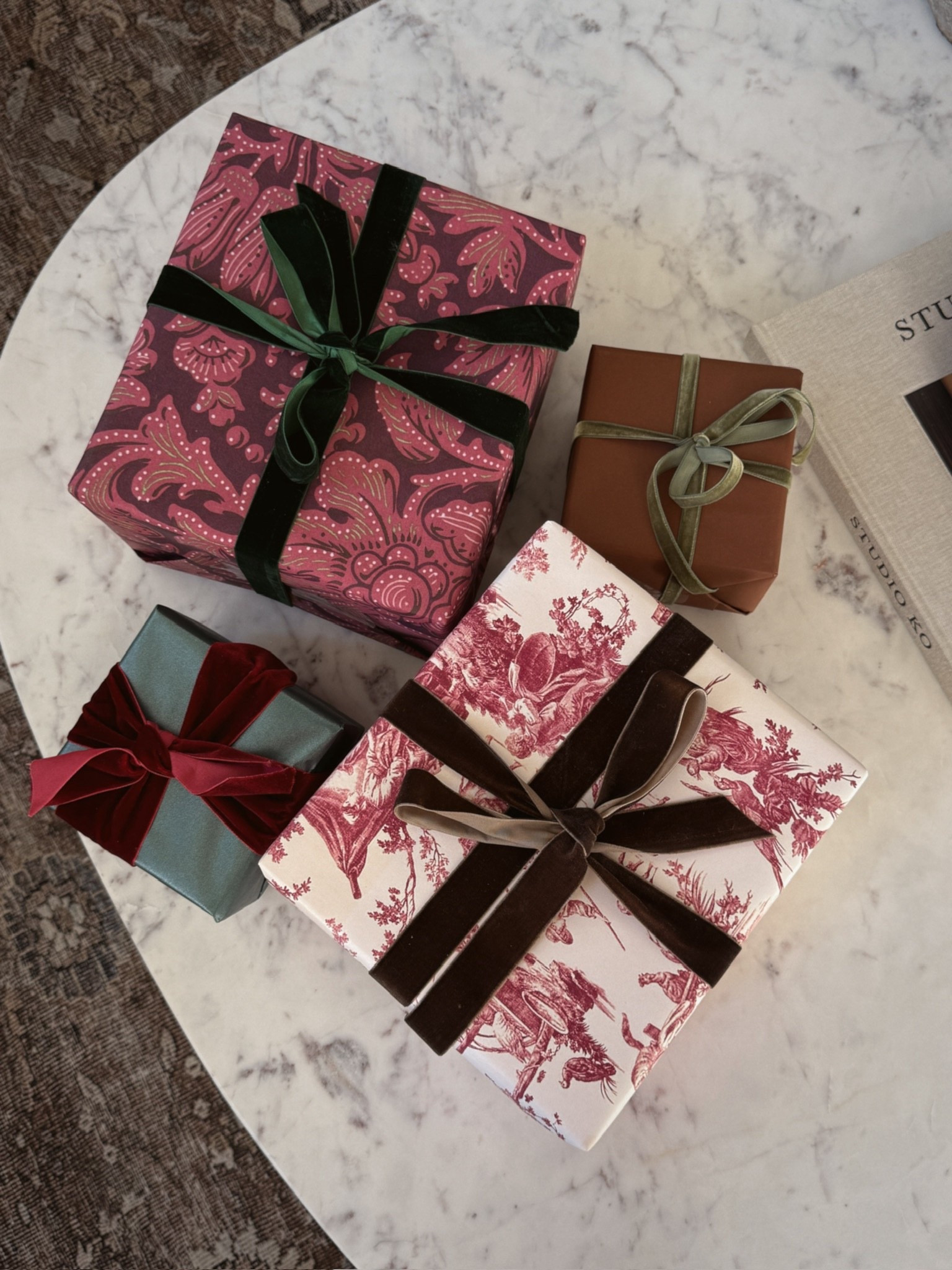 Christmas wrapping paper ✨ #kathleenpost 

Presents, gift wrap, velvet ribbon



#LTKSeasonal #LTKGiftGuide #LTKHoliday