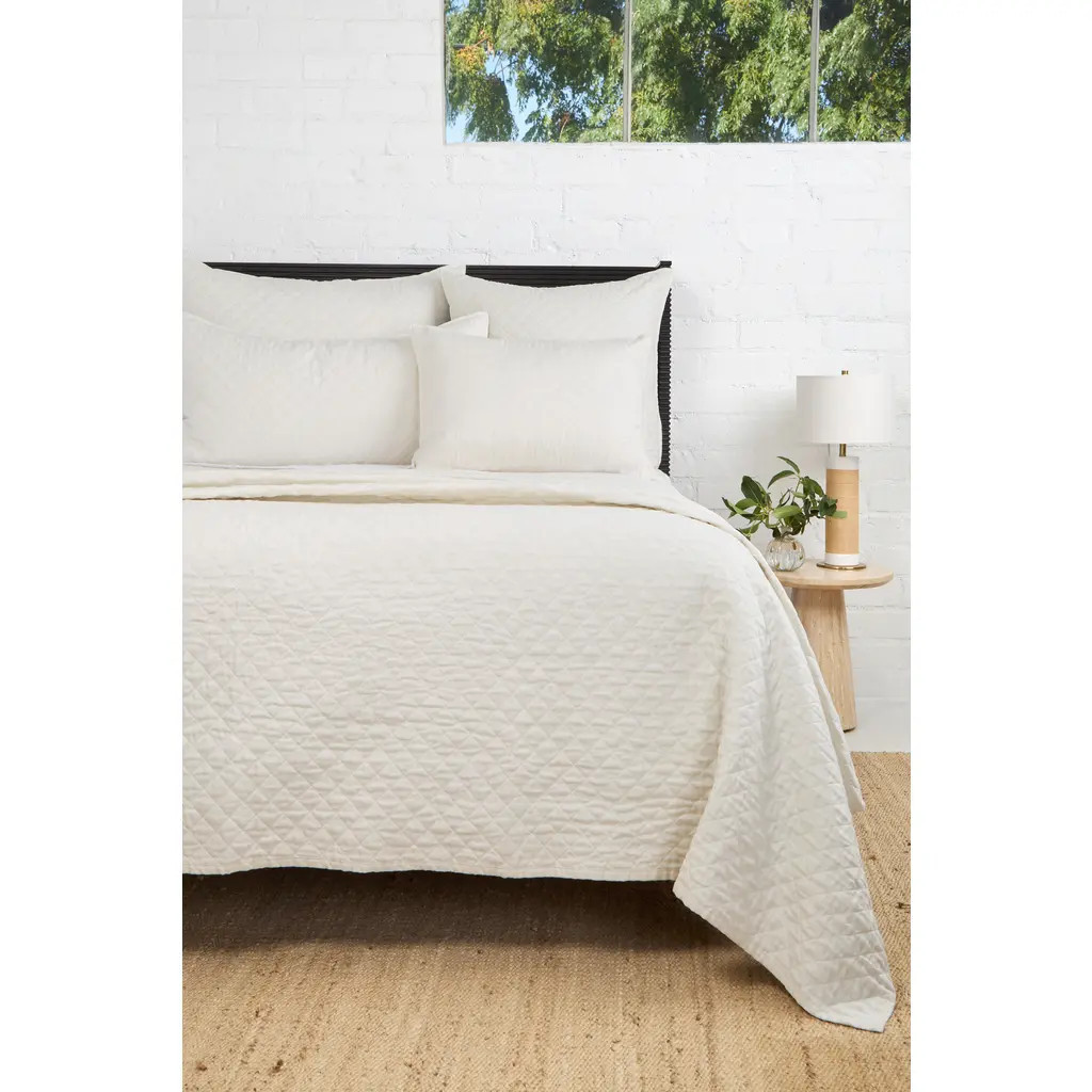 Pom Pom at Home Hampton Linen Quilt in Cream at Nordstrom, Size Queen | Nordstrom