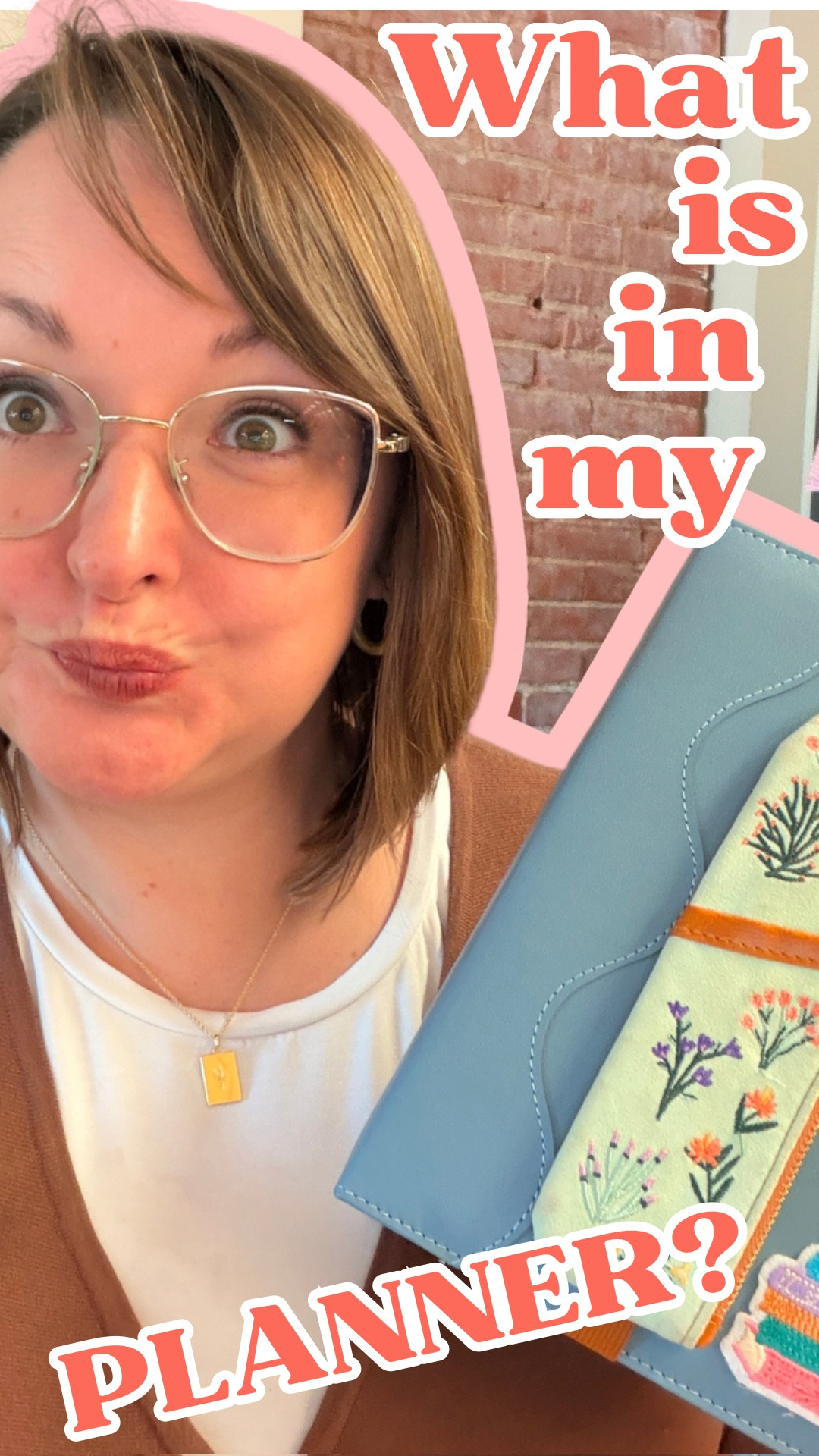 You all asked, so here is a very VERY chatty walk through of my #ringsplanner 

I go through some of the things that I use, my basic thoughts 1 week in, and anything else that popped in my mind. 

#planwithme #plannersgottaplan #moterm  #filofax 

Would you like a plan with me video?