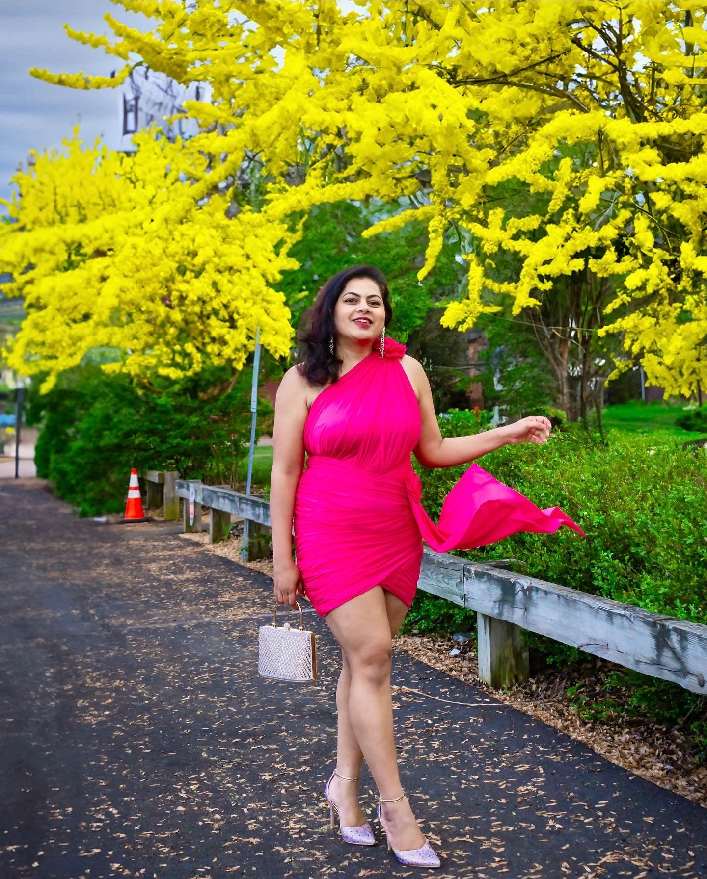Embracing the rosy hues of life in this stunning pink dress 💕 #PrettyInPink


#LTKSaleAlert #LTKFindsUnder50 #LTKStyleTip