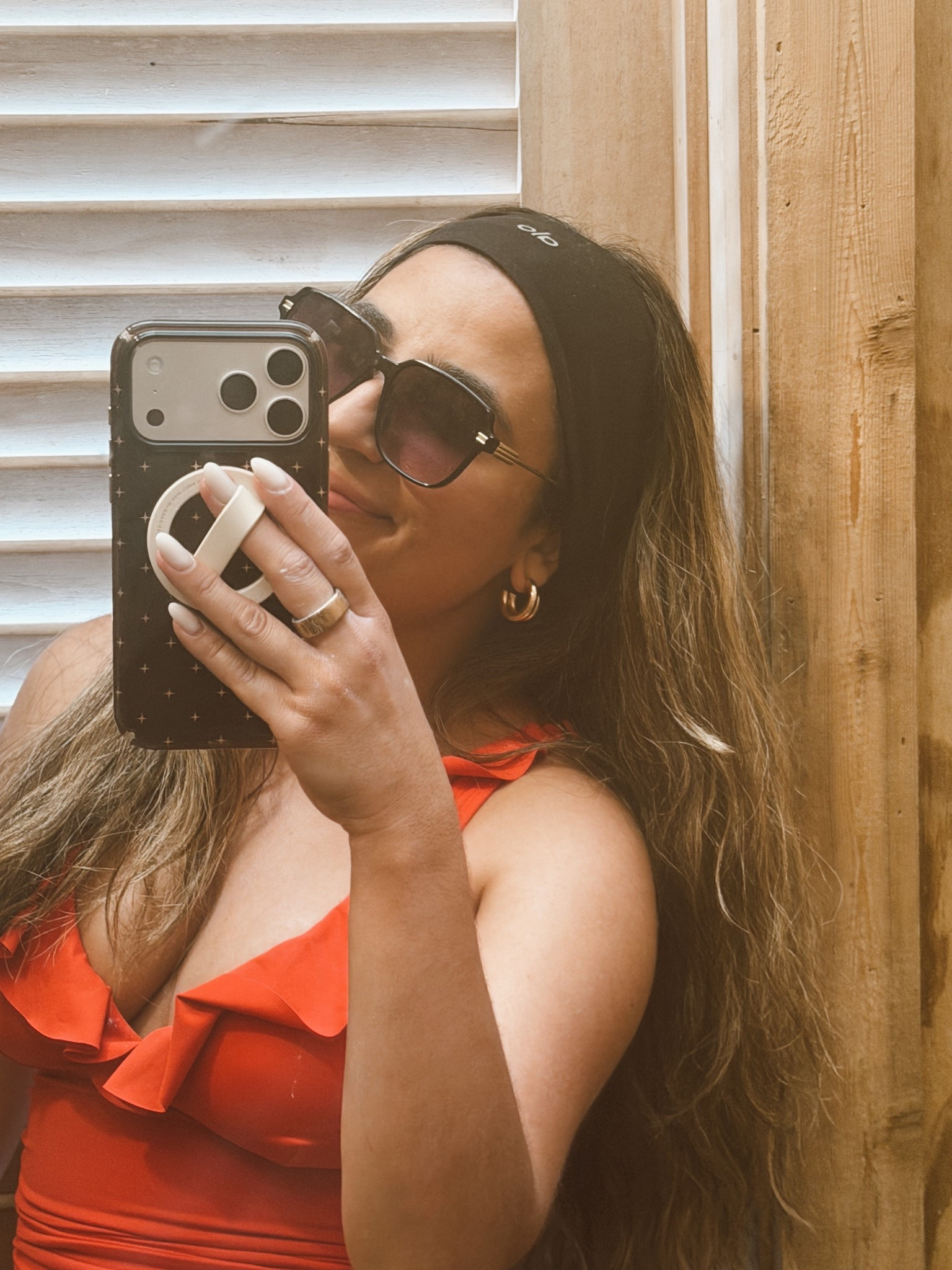 Beach outfit!! Wore this in the Bahamas and the headband was so comfortable. Also love this one piece from cupshe.

Vintage sunglasses, beach must have’s, alo headband, red one piece 

#LTKStyleTip #LTKSwim

#LTKSeasonal