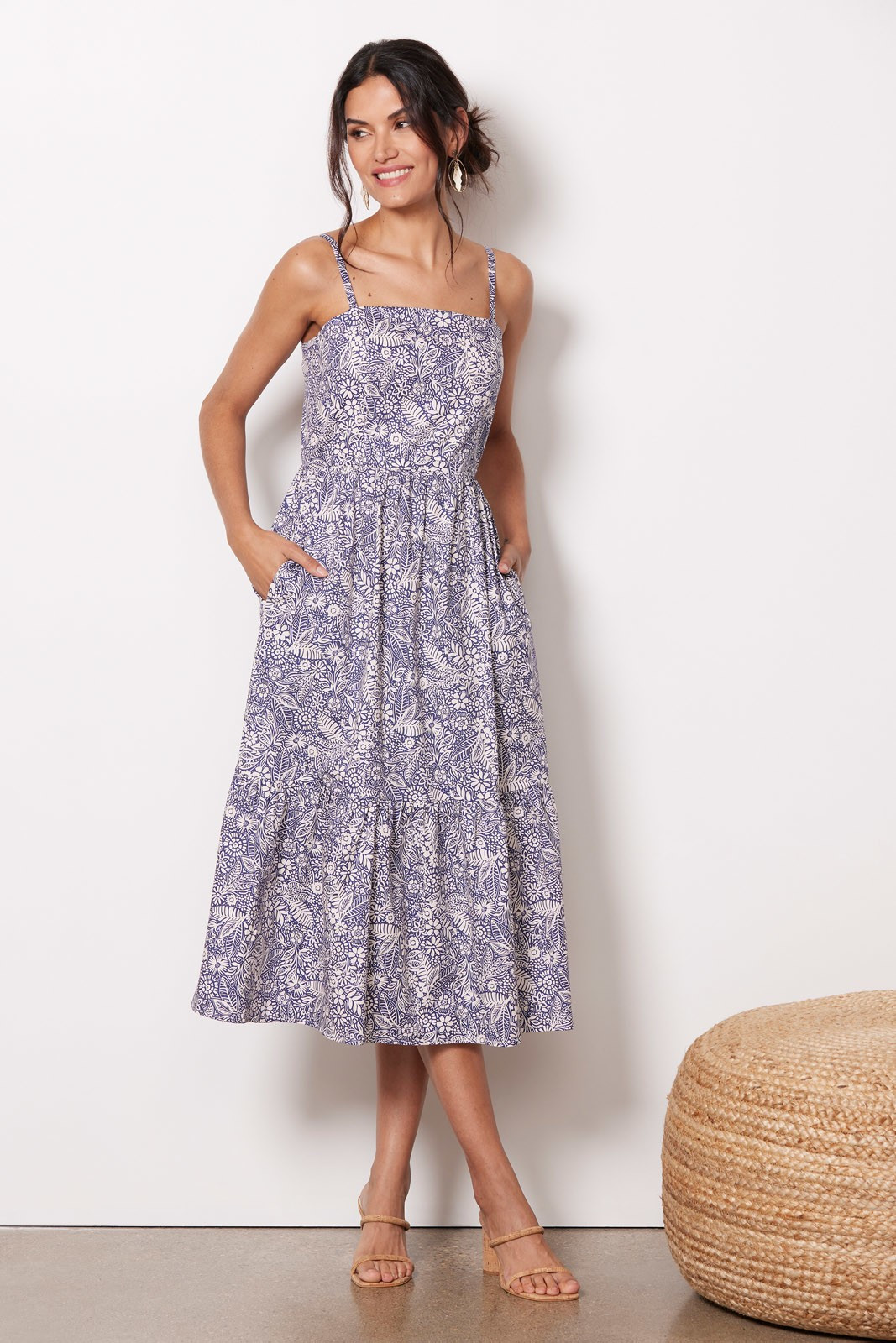 EVEREVE Talia Squareneck Midi Dress | EVEREVE | Evereve