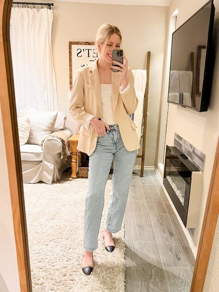 Spring transition workwear style 🤍💛

Workwear. Smart casual. Spring. Blazer and jeans. Office outfit. Ballet flats. 

#LTKworkwear #LTKSeasonal