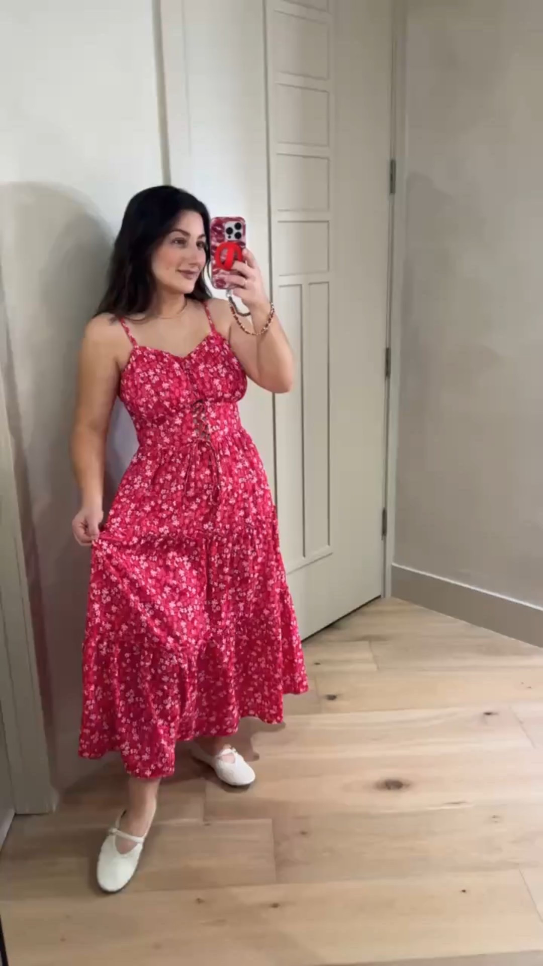 Cute spring/summer maxi floral dress! 

Size small in color rose red floral 

(5'0" 140lbs)

#LTKSaleAlert #LTKPetite #LTKSeasonal