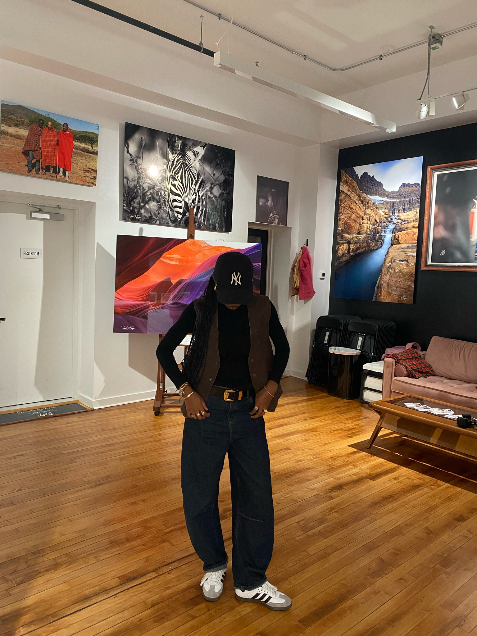 from the block party 🎺

i found VERY good dupes for everything i wore! yay! 

black turtleneck, baseball, cap, blue jeans, brown vest, adidas, sambas, fall outfit, fall outfit ideas,



#LTKxPrime #LTKshoecrush #LTKstyletip