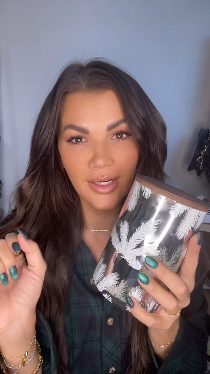 THE BEST PINE CANDLES FOR THE HOLIDAYS 
Thymes Fraiser Fir Candles 



#LTKGiftGuide #LTKHoliday #LTKhome