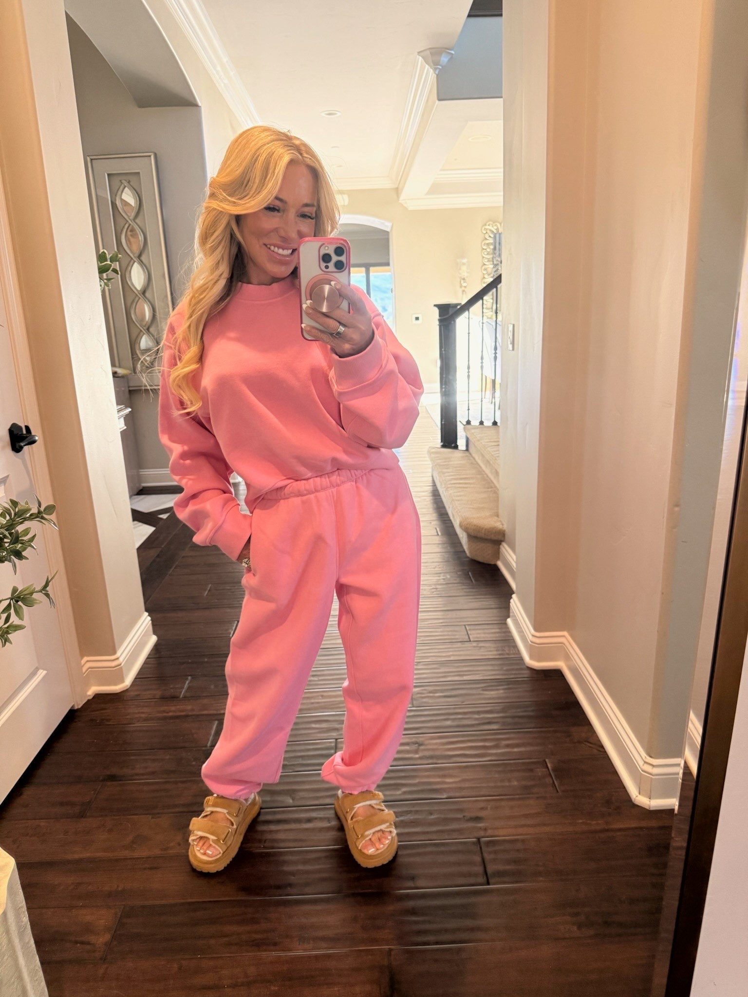 Because it's pink 💖✨

#set #spring #sweater

#LTKootd #LTKActive #LTKSeasonal