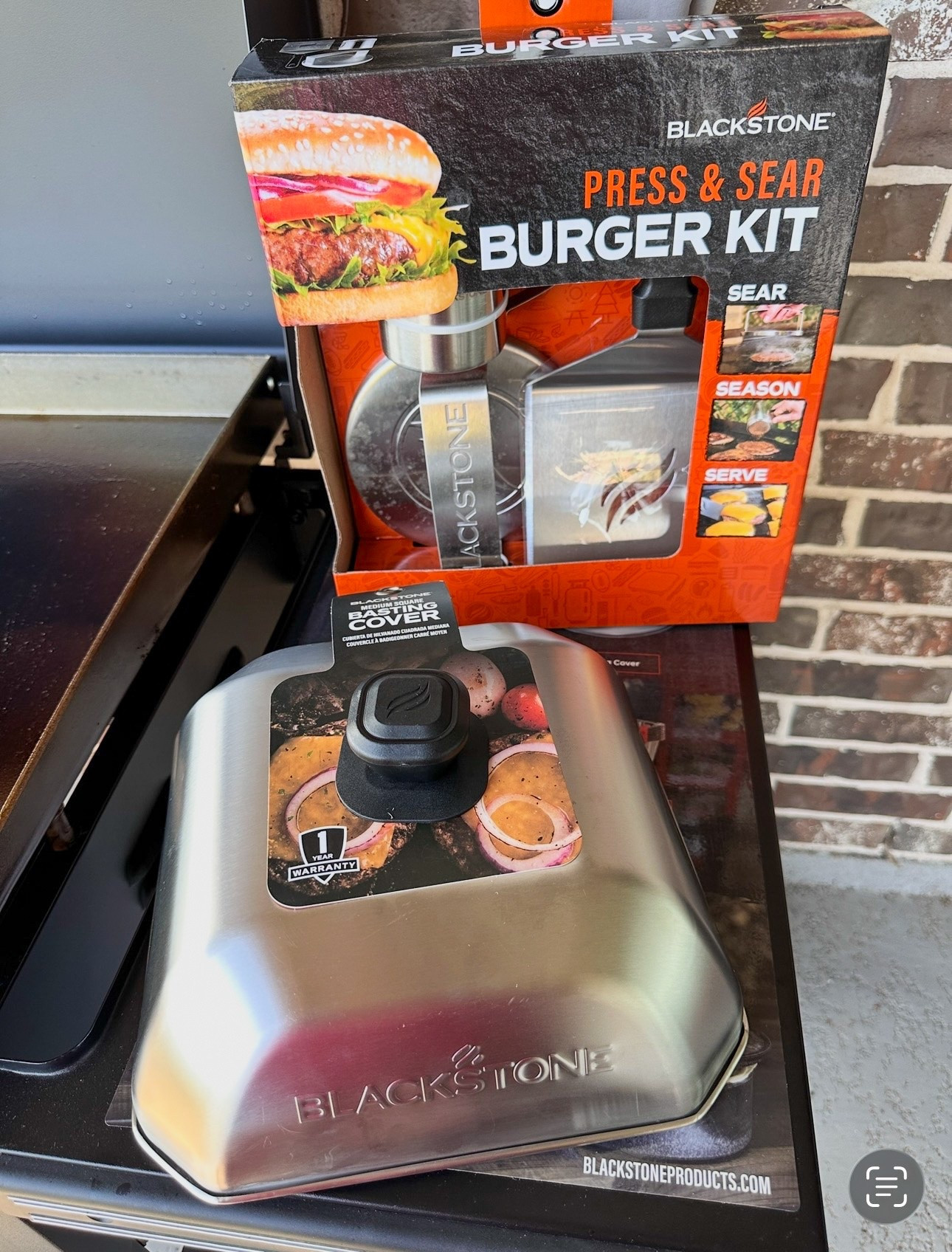 It’s outdoor cooking season. Add this burger kit to your Blackstone accessories. Perfect for game day! #footballseason #burgers #burgerkit #blackstone