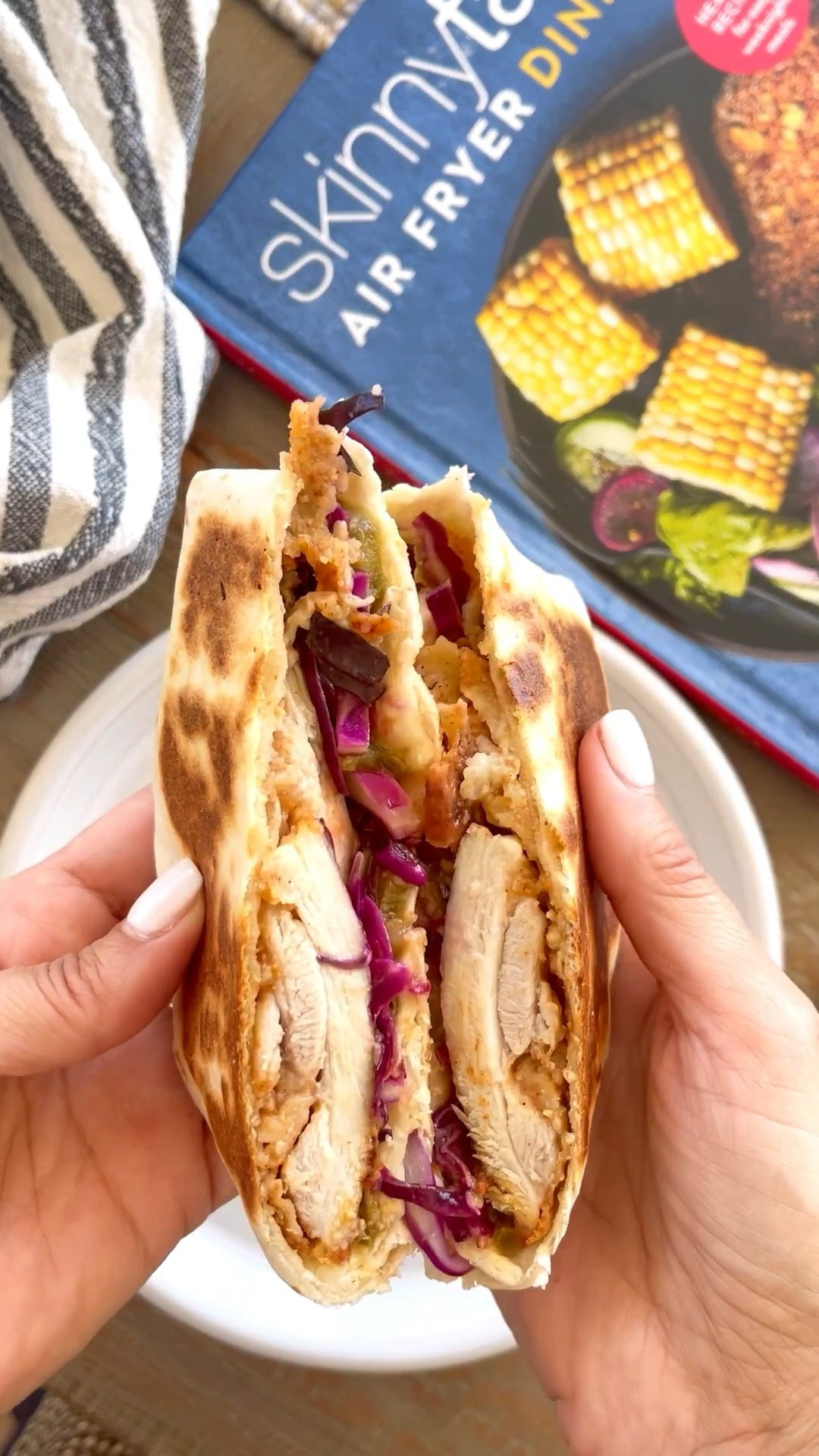 Fried Chicken Crunch Wraps 🍗🥒 Recipe from Skinnytaste Air Fryer Dinners, on sale for less money than buying a chicken sandwich!
