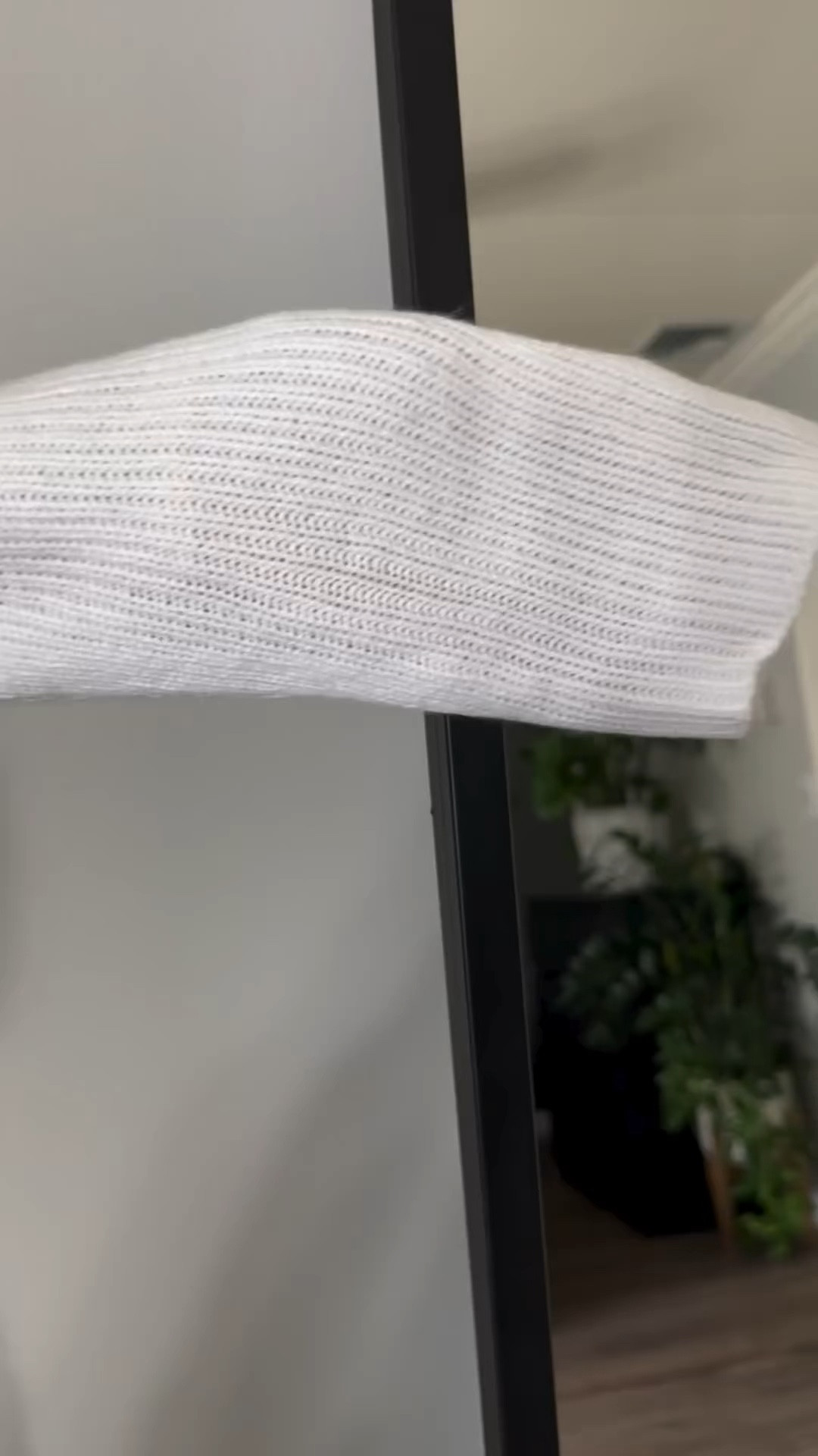 Beautiful warm elegant and modest dress
Size S


#LTKstyletip #LTKfindsunder100 #LTKworkwear