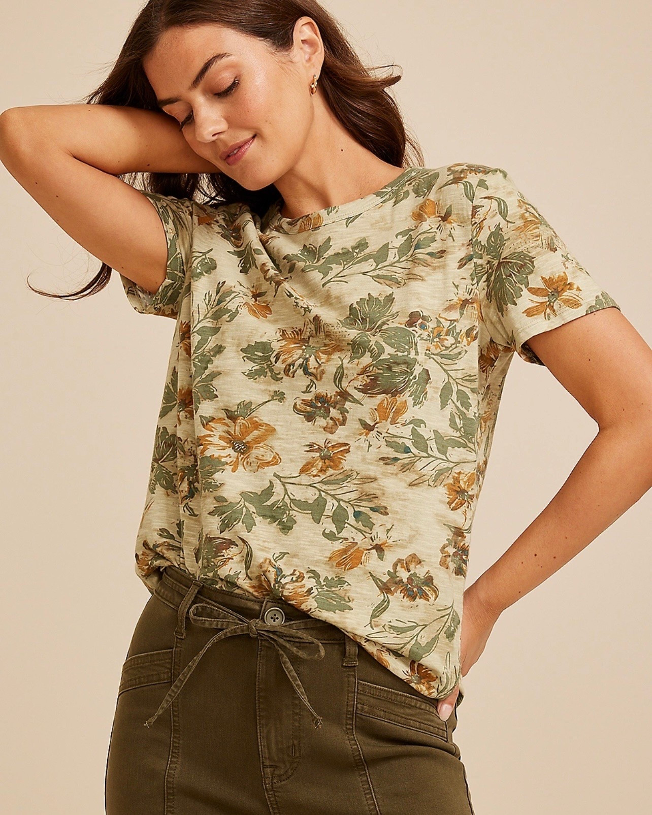 My favorite style tee is available in a pretty new fall print! 
For reference I’m 5’5” 114 lbs and I wear an XS. I love that it has slits on the side so it looks great untucked. Now on sale too!

#LTKOver40 #LTKmomlife #LTKootd
