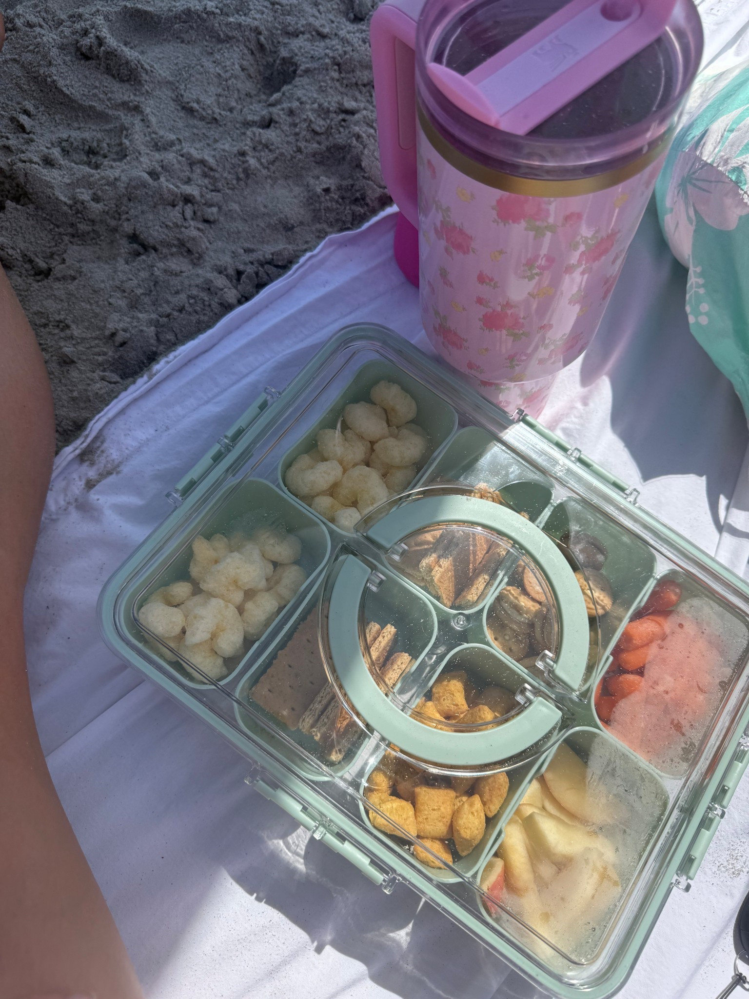 KIDS SNACKLE BOX - holds up to 8 different snacks! 

#LTKfoodie #LTKdayinmylife #LTKmomlife