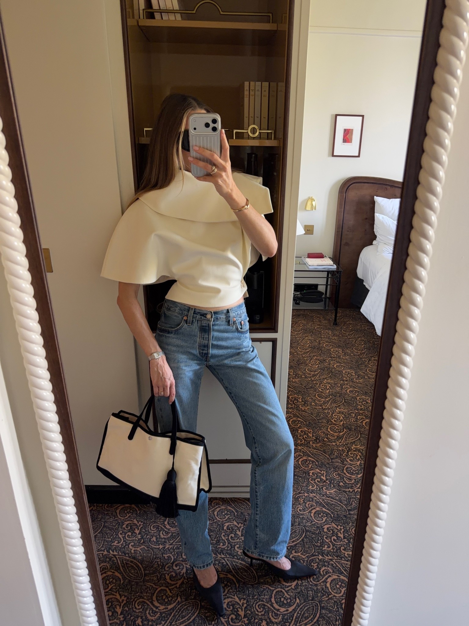 The best Levi’s jeans I have ever owned!! Wearing a size 24/ 32 length! I’m 170cm x

#LTKFashionMonth #LTKjeans #LTKstyletip