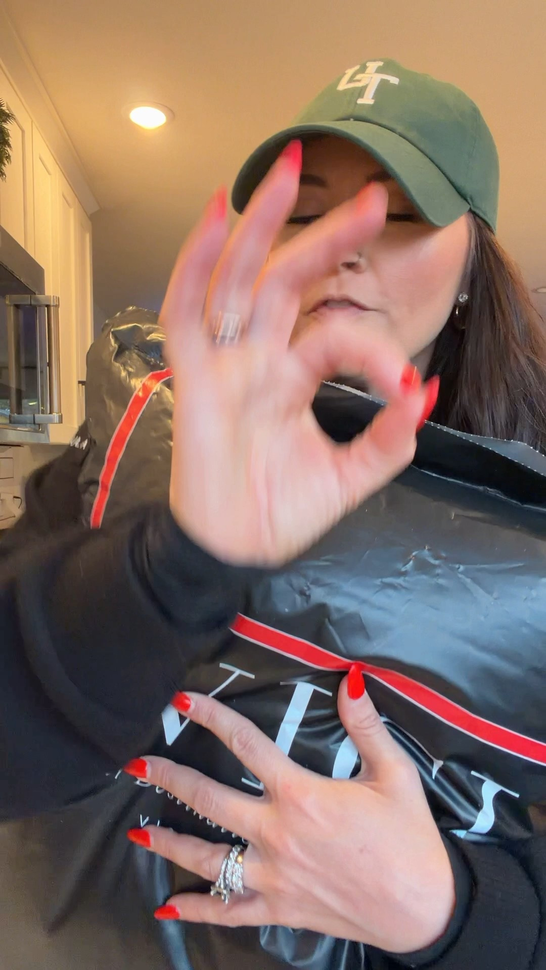 Code: HOLLYANN40 will save this weekend!! 