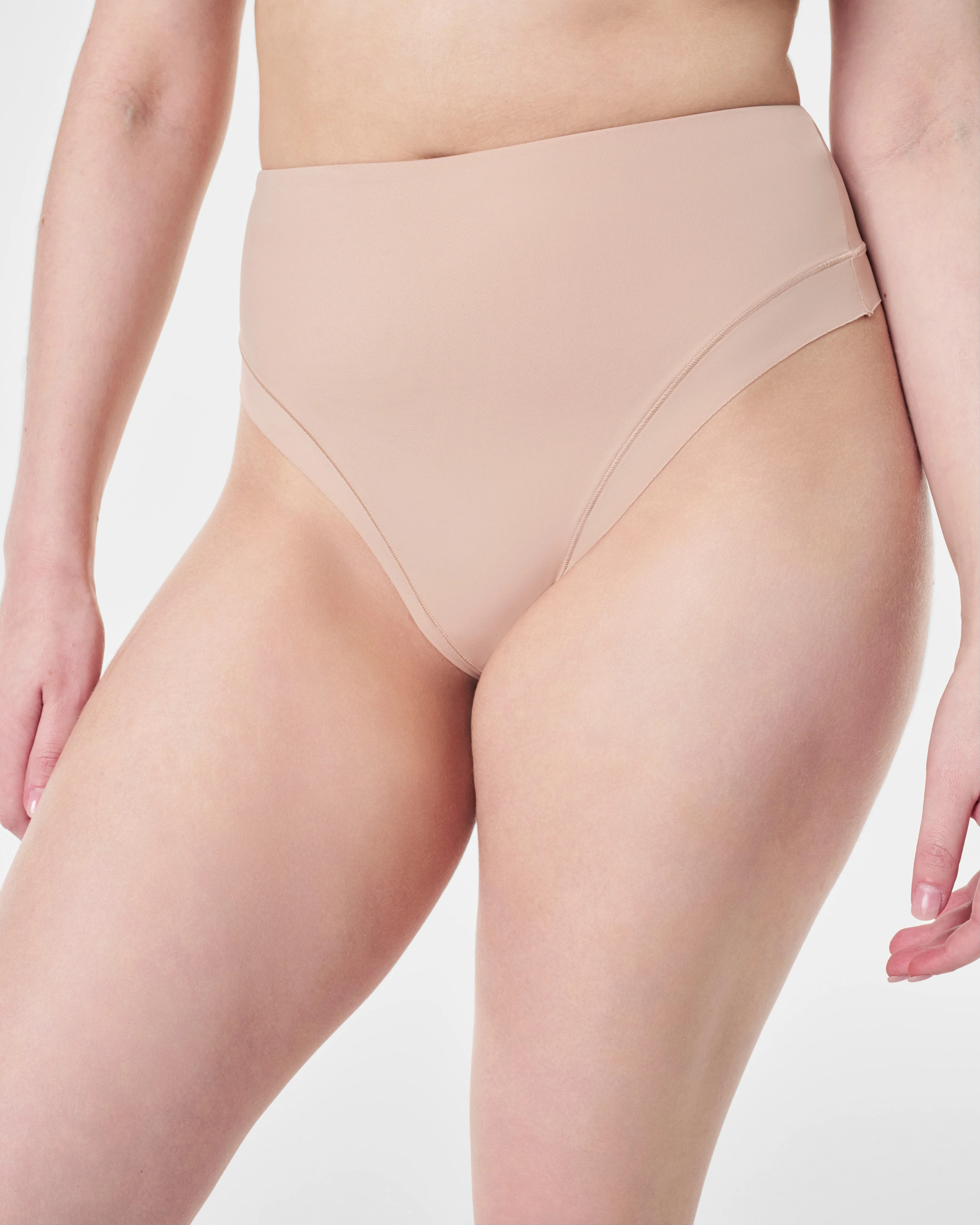 SPANXsmooth™ Contouring Thong | Spanx