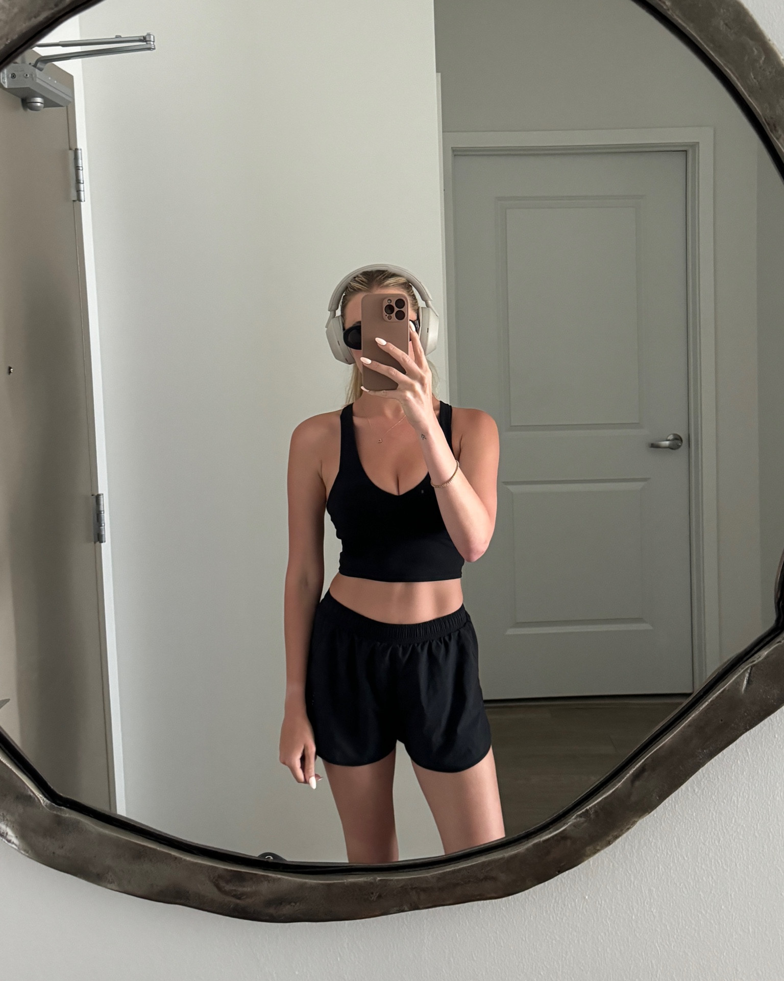 basics 🖤

#LTKFitness #LTKFindsUnder100