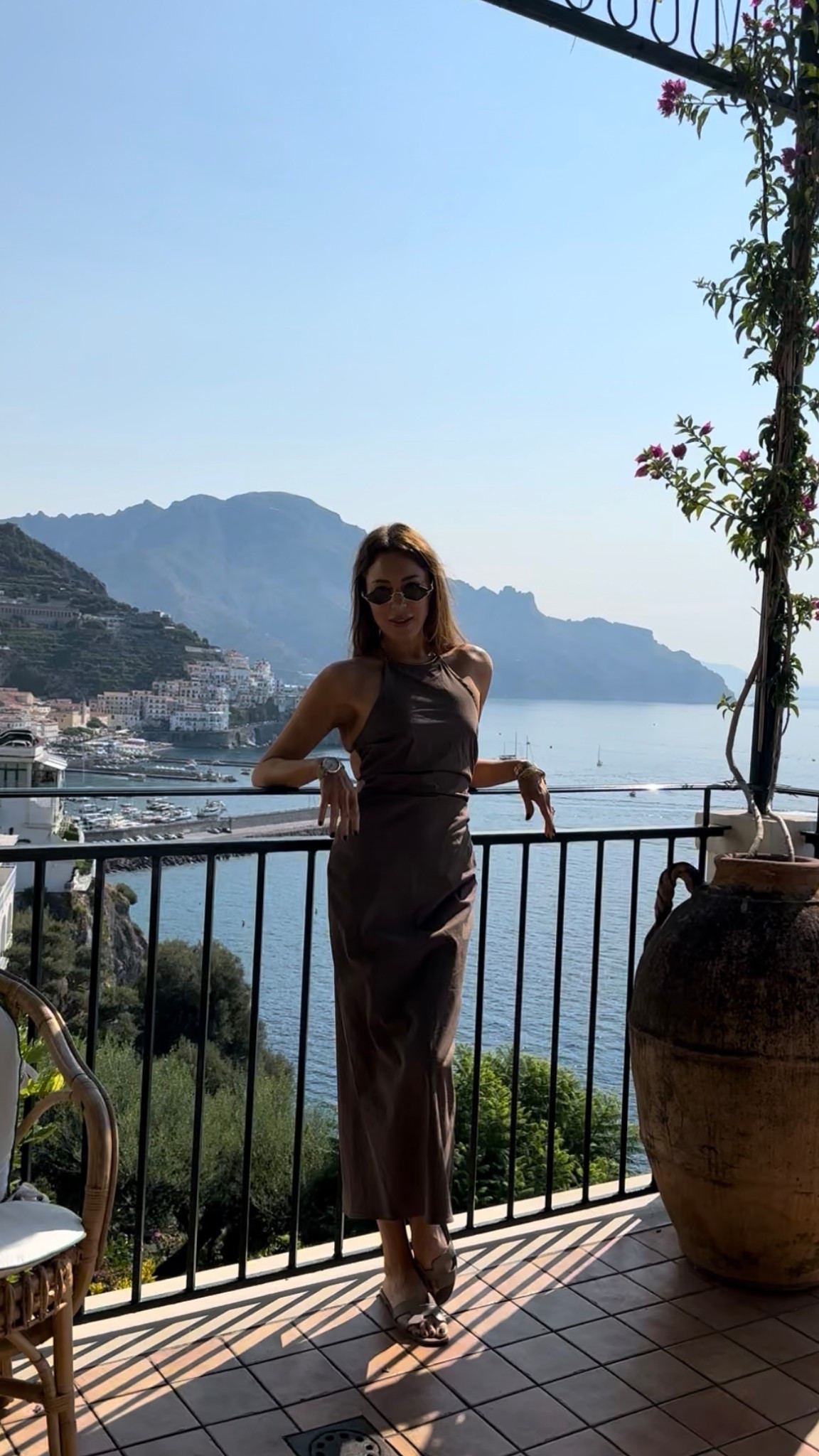 Wearing size small, I’m 5”3