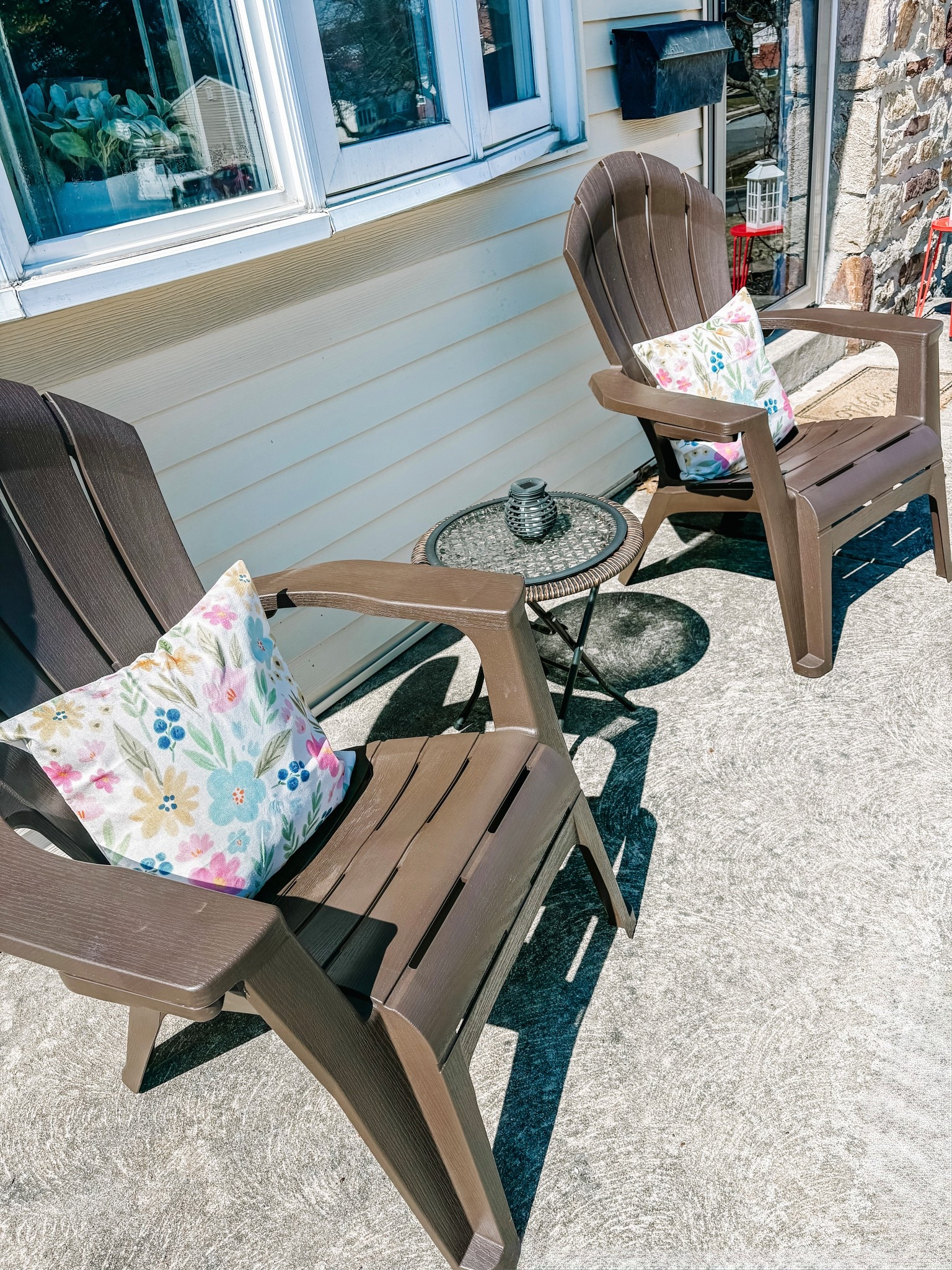 Spring is officially here!! 🌸👏🏻🤍
I'm loving my new spring floral, outdoor pillow covers!!
Available in multiple patterns and sizes!! 
Pack of 2 under $20!!

#LTKSeasonal #LTKdayinmylife #LTKHome