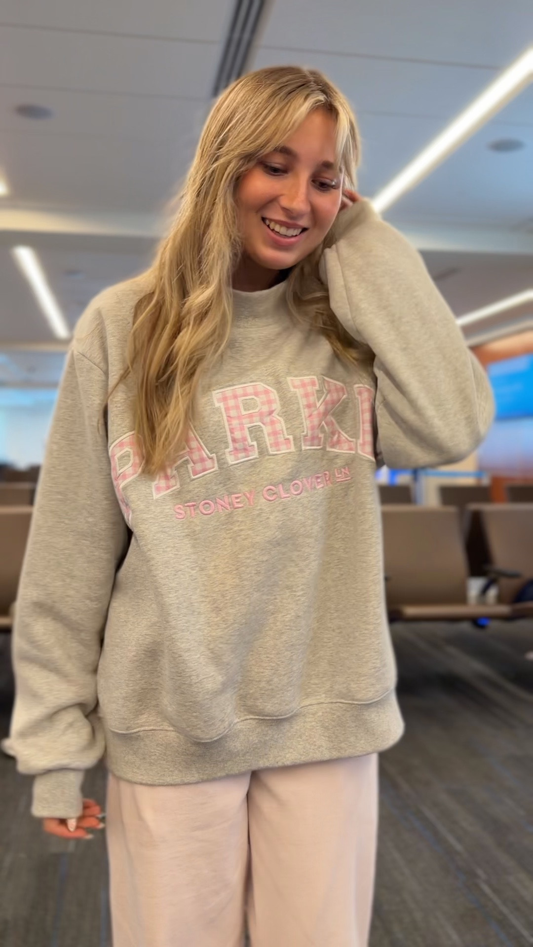 🤗🤗 Sophie is wearing a large in the sweatshirt and the sweatpants are one size fits all ￼

#LTKTravel #LTKmomlife #LTKKids