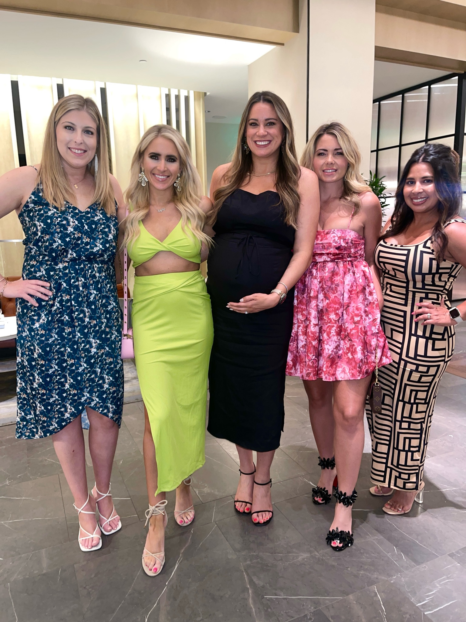 Last night’s look for dinner at Nick & Sam’s. My set is only $12. Save an extra 15% off with code Littlemeandfree. 



#LTKFindsUnder50 #LTKTravel