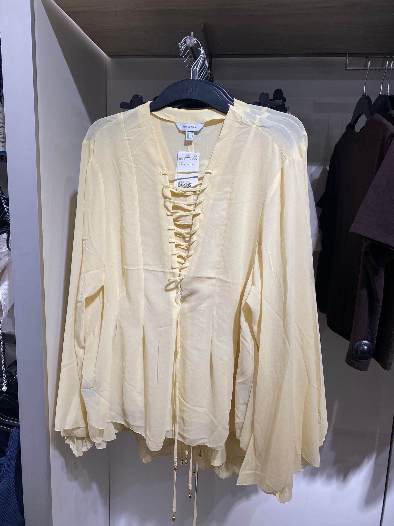 Butter yellow blouse trend💛🌟✨

#LTKSeasonal #LTKStyleTip #LTKFindsUnder50
