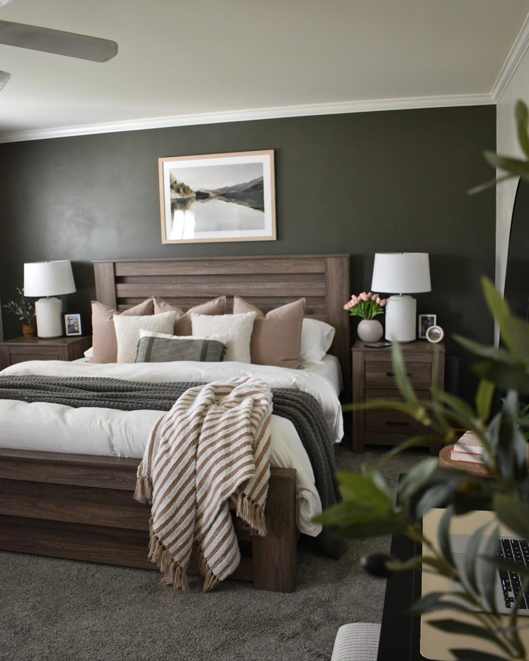 I haven’t shared this space much on the feed lately! Fun fact, this was my first “DIY” project on this page. I painted this accent wall and the rest of the room. I STILL haven’t added moulding like I’ve wanted to in nearly 3 years. It needs to happen. I’d also really love to add some beams on the ceiling. Maybe a someday project! Either way I still LOVE this space so much. 

I want to do something above my desk. I know people probably have opinions about desks in bedrooms, but my husband and I can’t work at the same time so this is our compromise. Sometimes I want to put a linen magnetic board with some other “officey” type things, but I worry it will look cluttered and stress me out more. Would you do a gallery wall with some mixed frames? Would love to hear your thoughts in the comments! 👇🏻
.
.
.
.
.
#bedroomideas #bedroomstyling #bedroominspiration #earthyneutrals #modernorganic #livedinhome #earthyhome #accentwall