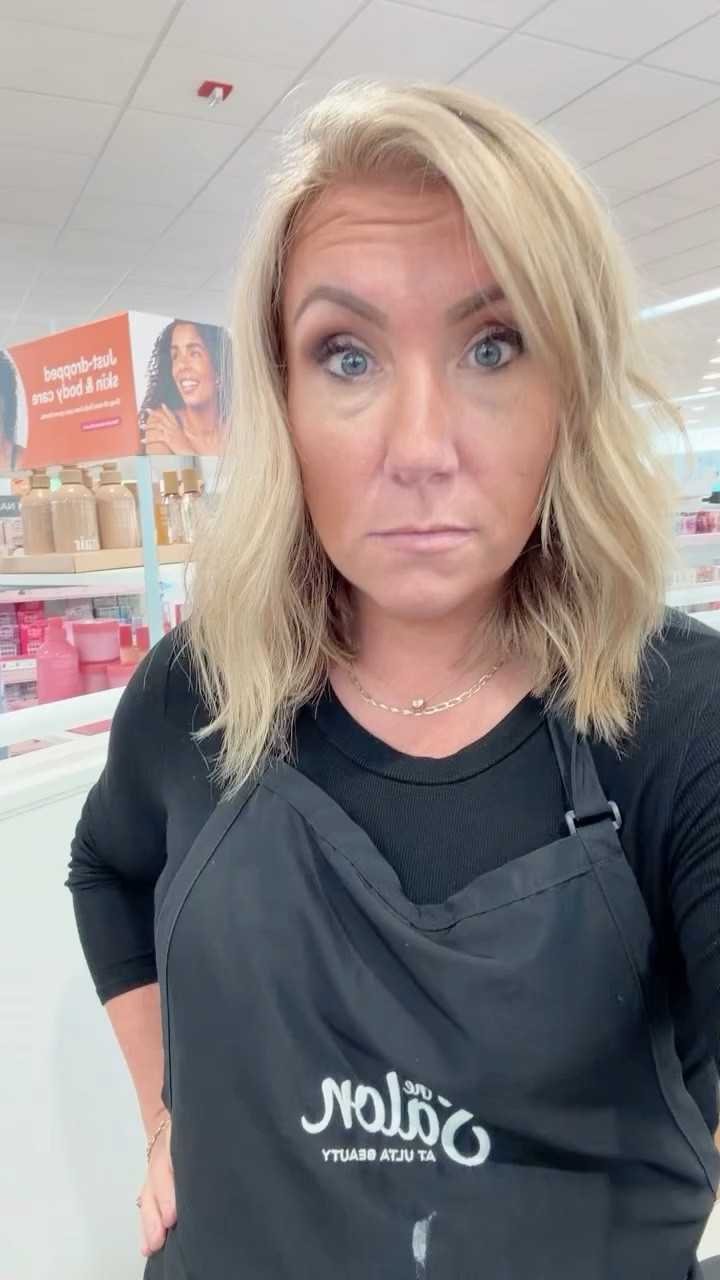 Occasionally the @ultabeauty displays give me a stalker/jump scare vibe… especially when they are placed right behind my station and they are giving me “the stare”. 

I will say I do love the new @redkenpro Acidic Grow Full formula though! It’s amazing and smells so good! 

#iamultabeauty #thesalonatulta #etx #tylertx #tylerhairstylist