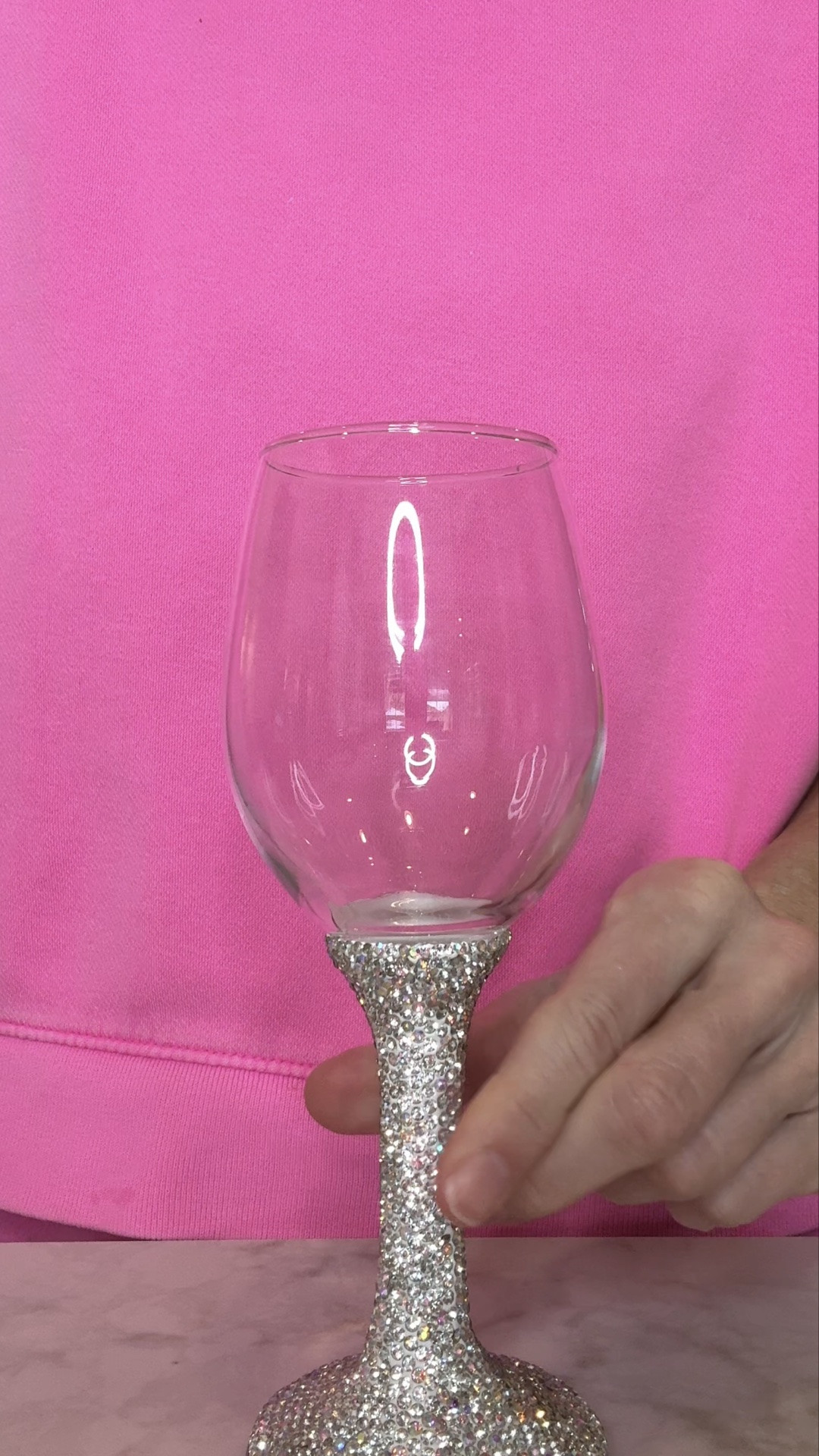Because every drink deserves a little extra sparkle 💎🥂✨ Obsessed with this rhinestone glass for girls’ nights, parties & making happy hour a little more fun! 💕

#LTKHome