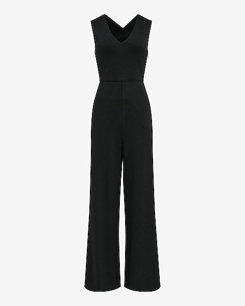 Signature Ponte V-Neck Cross Back Wide Leg Jumpsuit with Pockets

#LTKgrwm #LTKootd