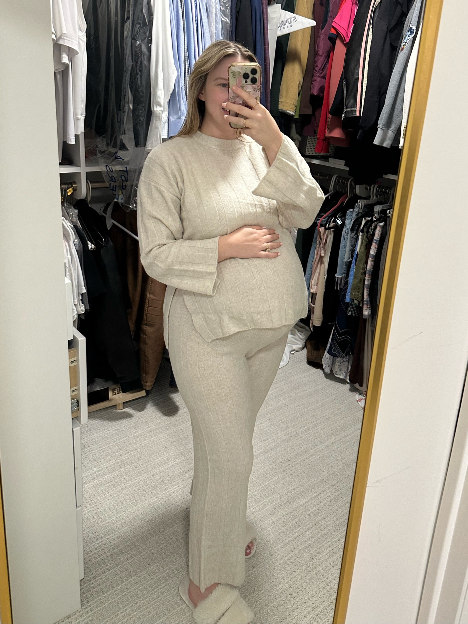 Top size: small
Bottom size: large
9 months pregnant 

#LTKHoliday #LTKBump #LTKStyleTip