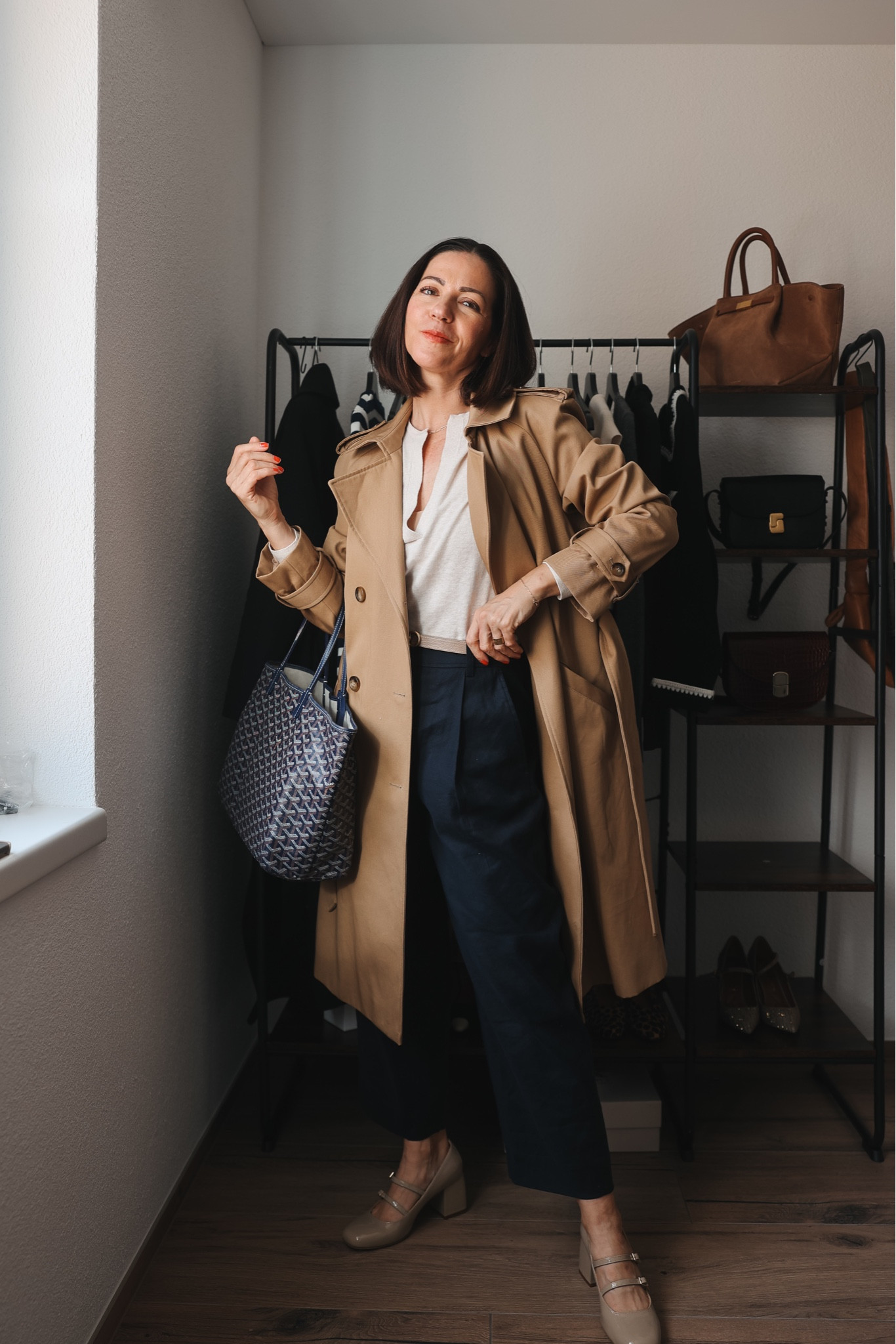 Classic French inspired look

Beige classic Trench coat, navy pleated pants, Mary Jane’s (or babies)  in a taupe-beige, lightweight sweater, navy tote and matching belt to the shoes. Classics which are pretty timeless and you can wear them longer than only one season.

Trench and shoes: Sézane
Sweater and pants: The Reset (will link similar ones)
Belt: Edited Pieces
Tote: Goyard bought via Vestiaire 

Collecfive


#LTKstyletip #LTKworkwear #LTKover40