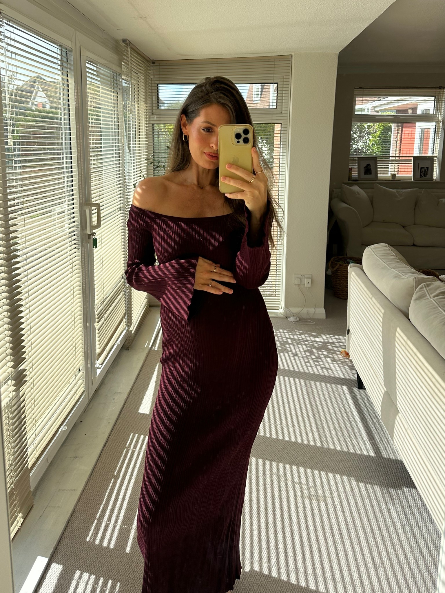 Ribbed knitted burgundy dress from H&M 
Perfect for Autumn 