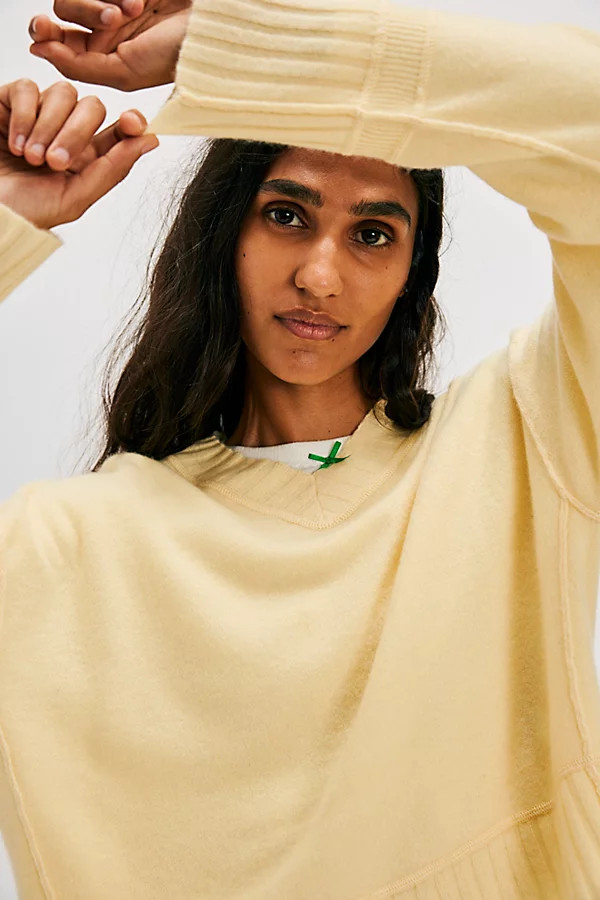 Serenity Cashmere Pullover par Free People en Jaune Pastel, pour femme | Free People FR
