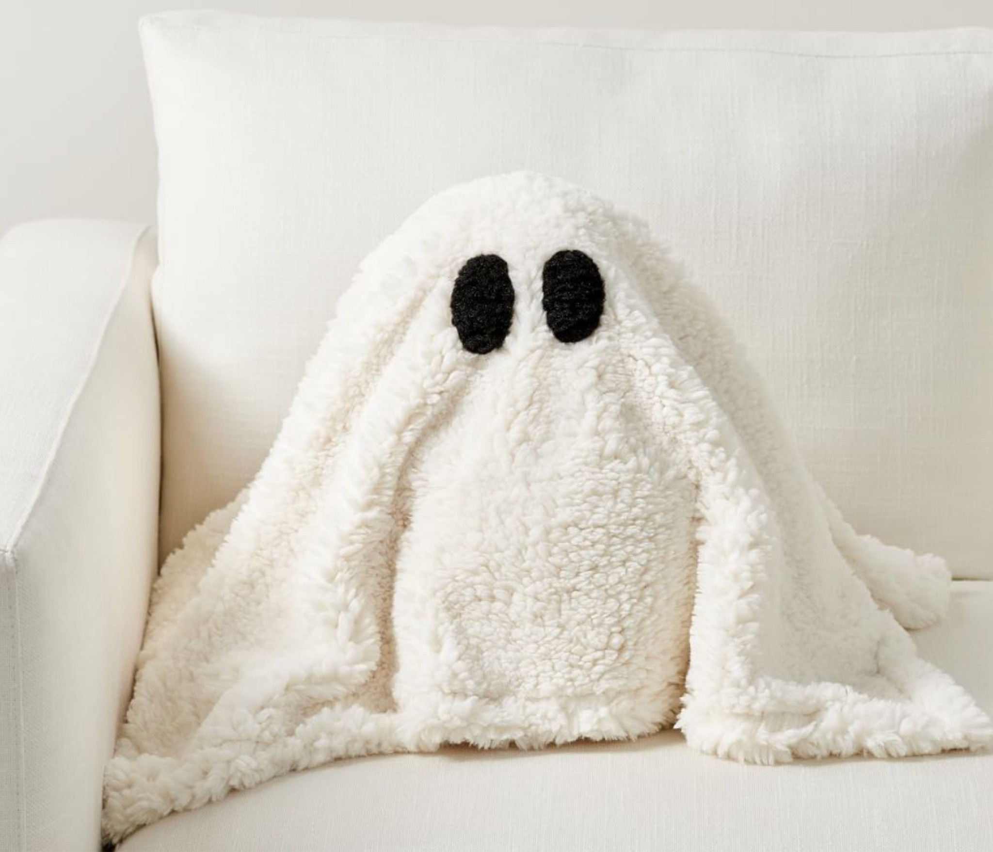 This is “Gus the Ghost” — how cute is this ghost pillow for Halloween? 

#LTKFind #LTKunder100 #LTKSeasonal