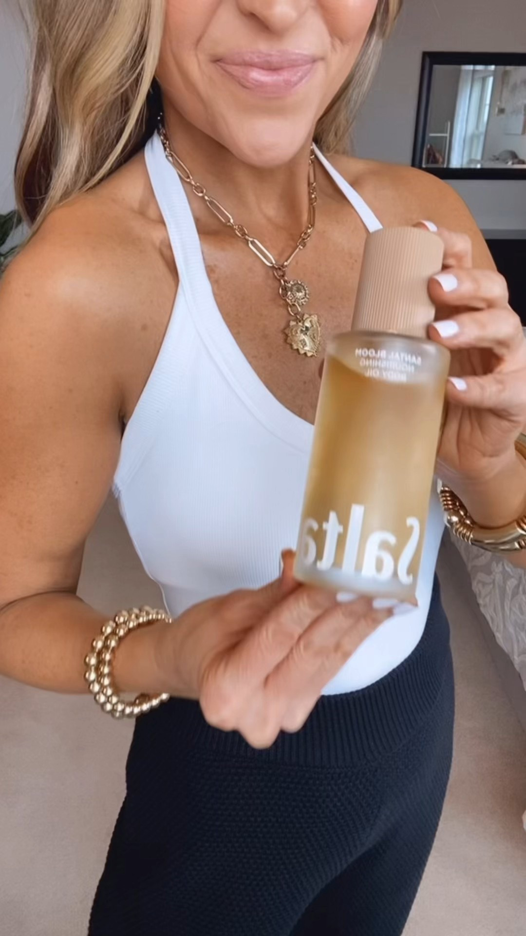 Body oil I put on after the shoulder. It smells SO LUXURIOUS!! Goes on oil & absorbs quickly 

#LTKmorningroutine #LTKBeauty #LTKselfcare