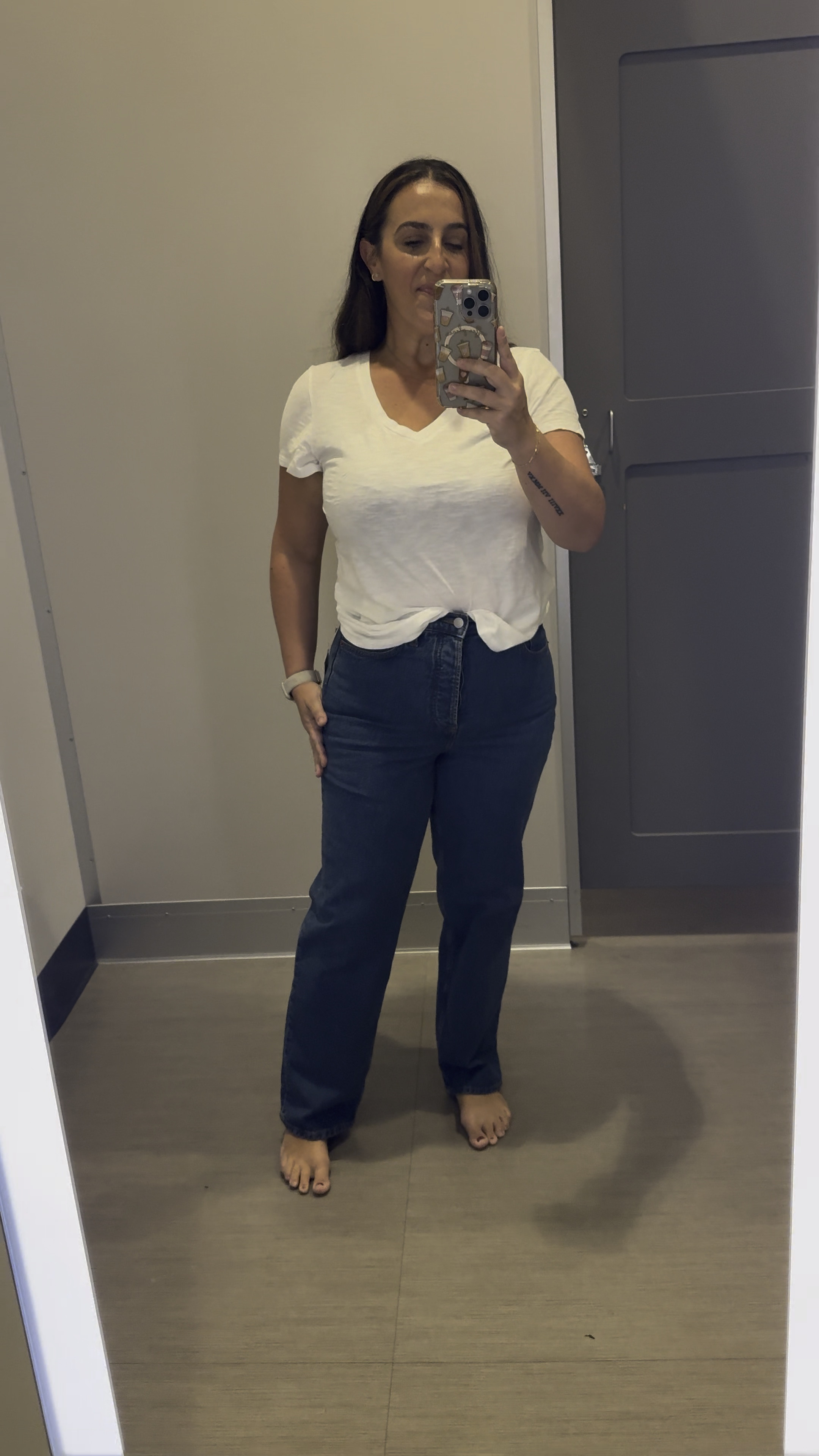 Minimal stretch straight leg jeans. Runs a little on the small side.

#LTKFindsUnder50 #LTKOver40 #LTKStyleTip