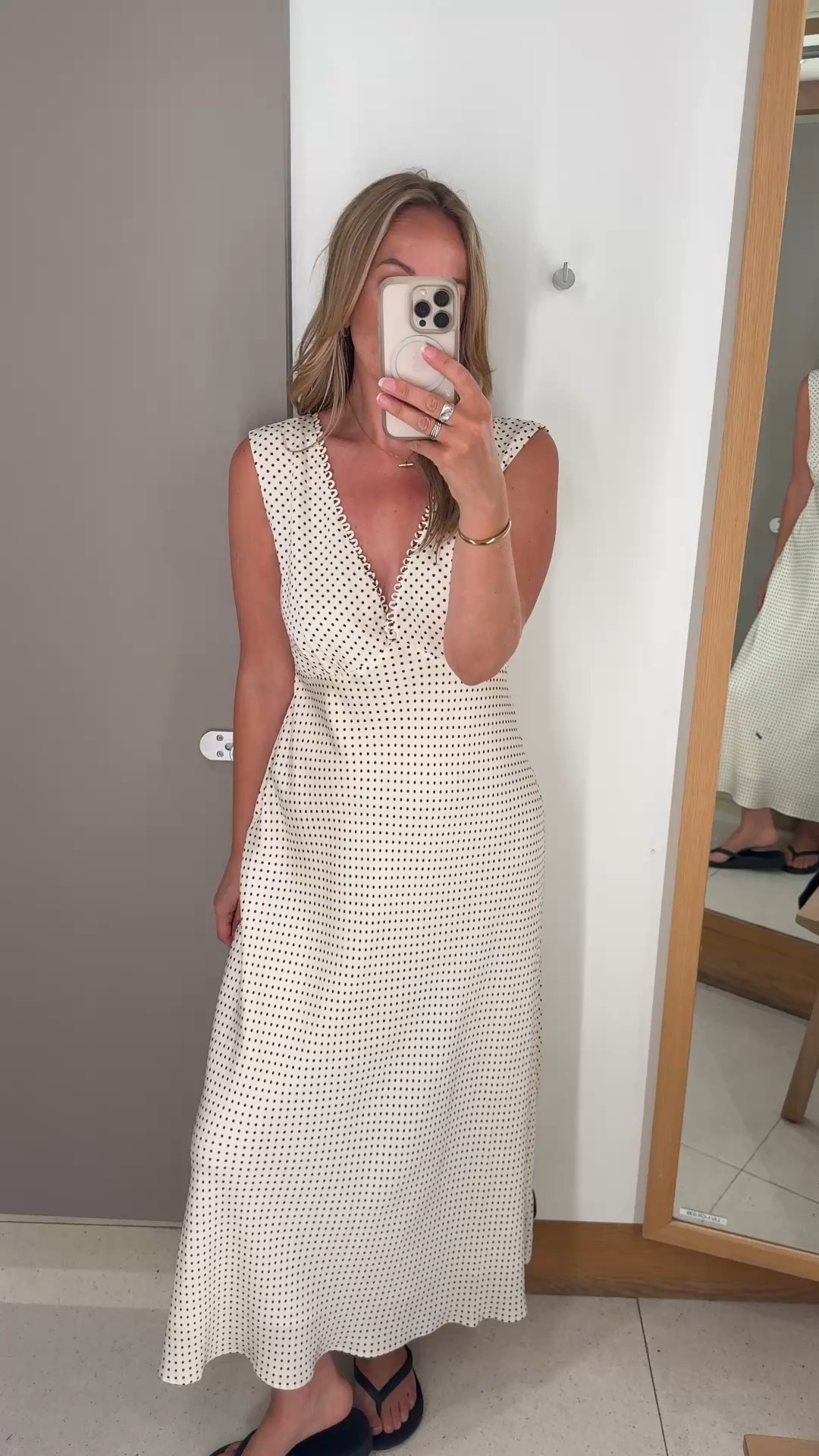 Beautiful summer occasion dress 
Drapey , non clingy 
Lined 
Tie to cinch at back 
Understated , stylish and feminine 

Wearing a U.K. 14 true to size

#LTKwedding #LTKdresses #LTKsale