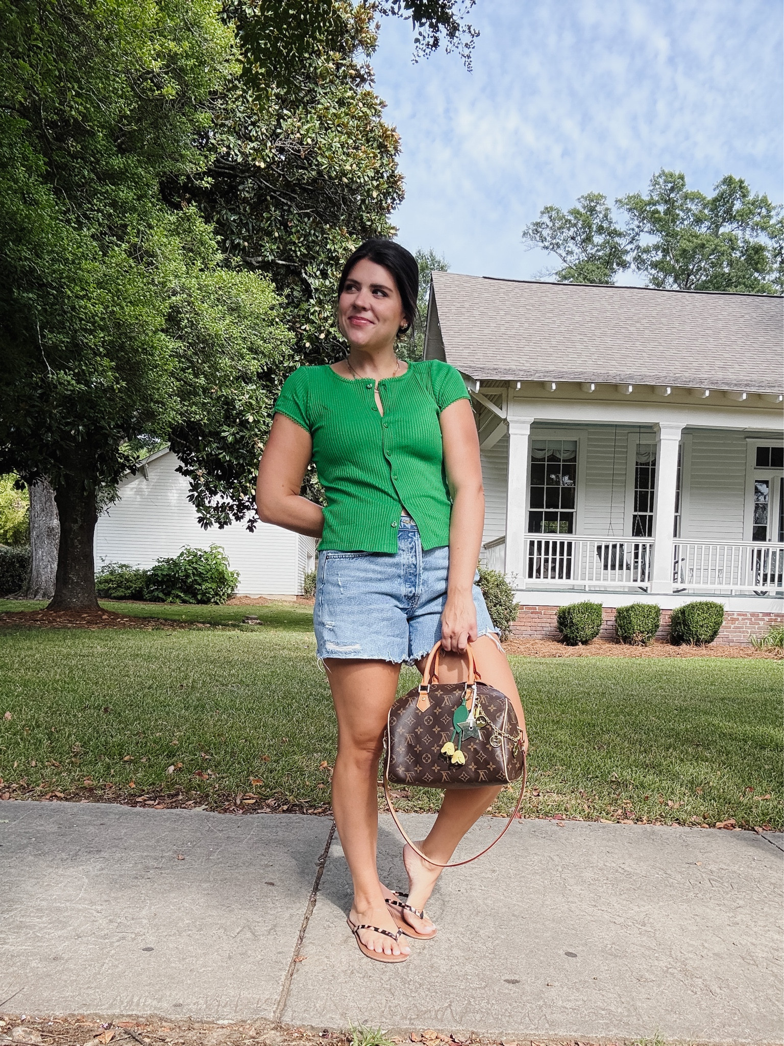 🍂 Fall transitional vibes 🍂 This green top (under $20!) is the perfect pop of color for moving into fall. I’m in a medium and love how it pairs with denim shorts now and will layer under cardigans later. 🍁✨

#LTKStyle #LTKFinds #AffordableFashion #FallStyleInspo #Under20Finds #OOTDStyle #FallTransitionOutfit #LTKSaleAlert