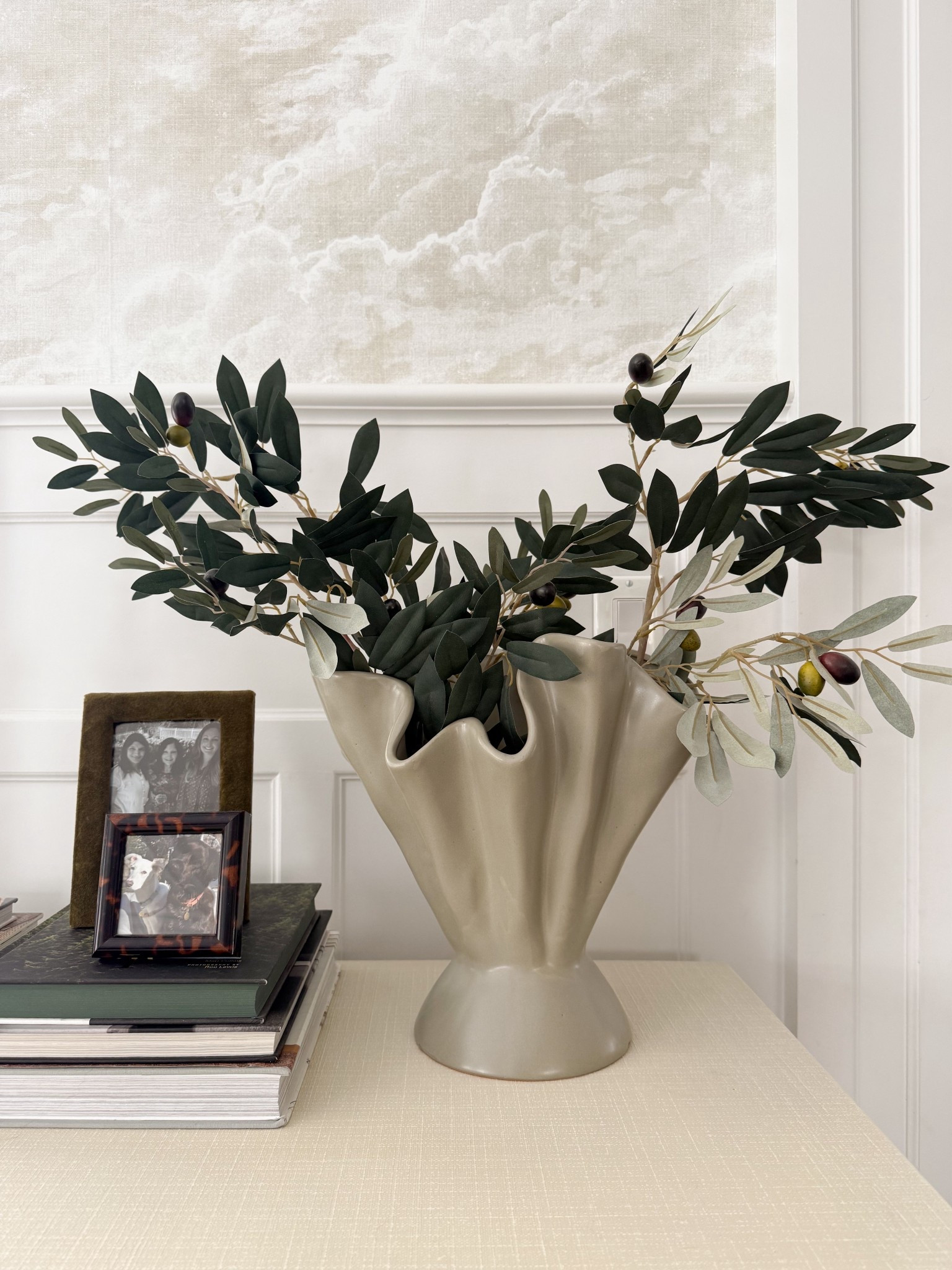 The prettiest spring vase 🙌🏻

Love the shape of this vase and how it adds such a pretty organic feel to our living room!

Living room decor, wallpaper, peel and stick wallpaper, picture frames, Serena & a lily dresser 

#LTKSeasonal #LTKHome #LTKSaleAlert