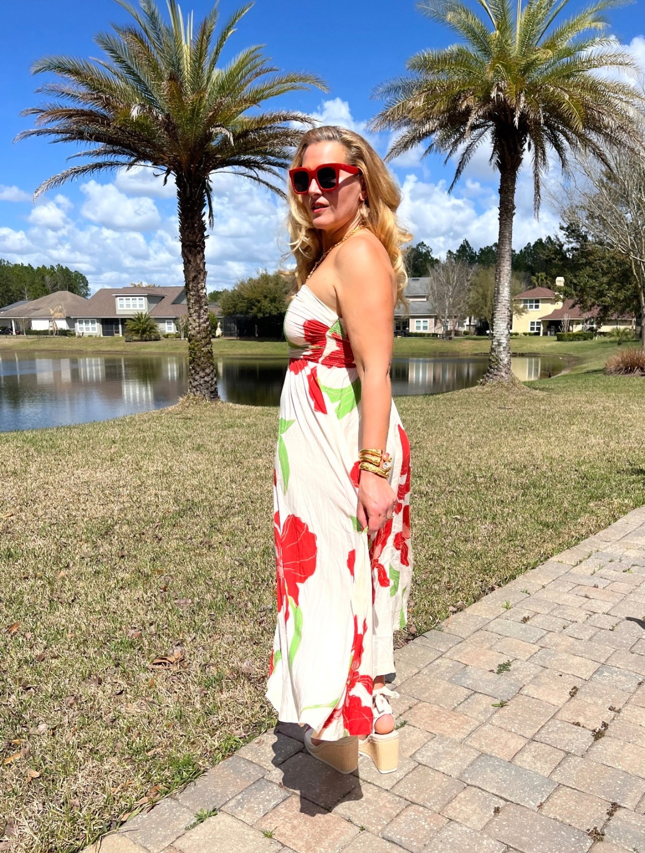 This strapless dress is perfect for spring break, summer vacation or an upcoming outdoor wedding! It’s beautiful!

Wearing a large. It zips up the back and it runs small.

#maxidress #weddingguest #springbreak


#LTKSeasonal #LTKOver40 #LTKSaleAlert #LTKU #LTKTravel #LTKgrwm #LTKootd #LTKMidsize #LTKWedding #LTKSwim #LTKFestival #LTKSpringSale