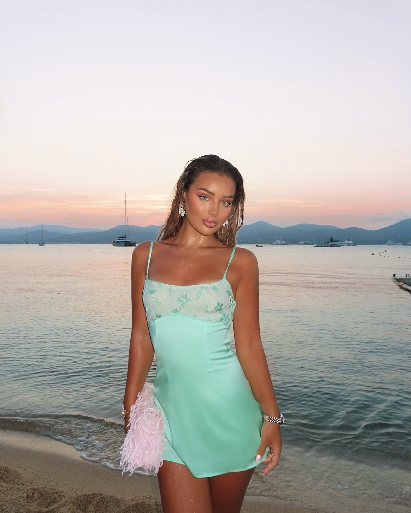 i have been obsessing over this colour this summer.. 🥹✨💚 the perfect mini dress !! (and i love the sparkles🥹)

my 15% peppermayo discount is ‘lucinda15’


#LTKeurope #LTKdatenight #LTKsummer