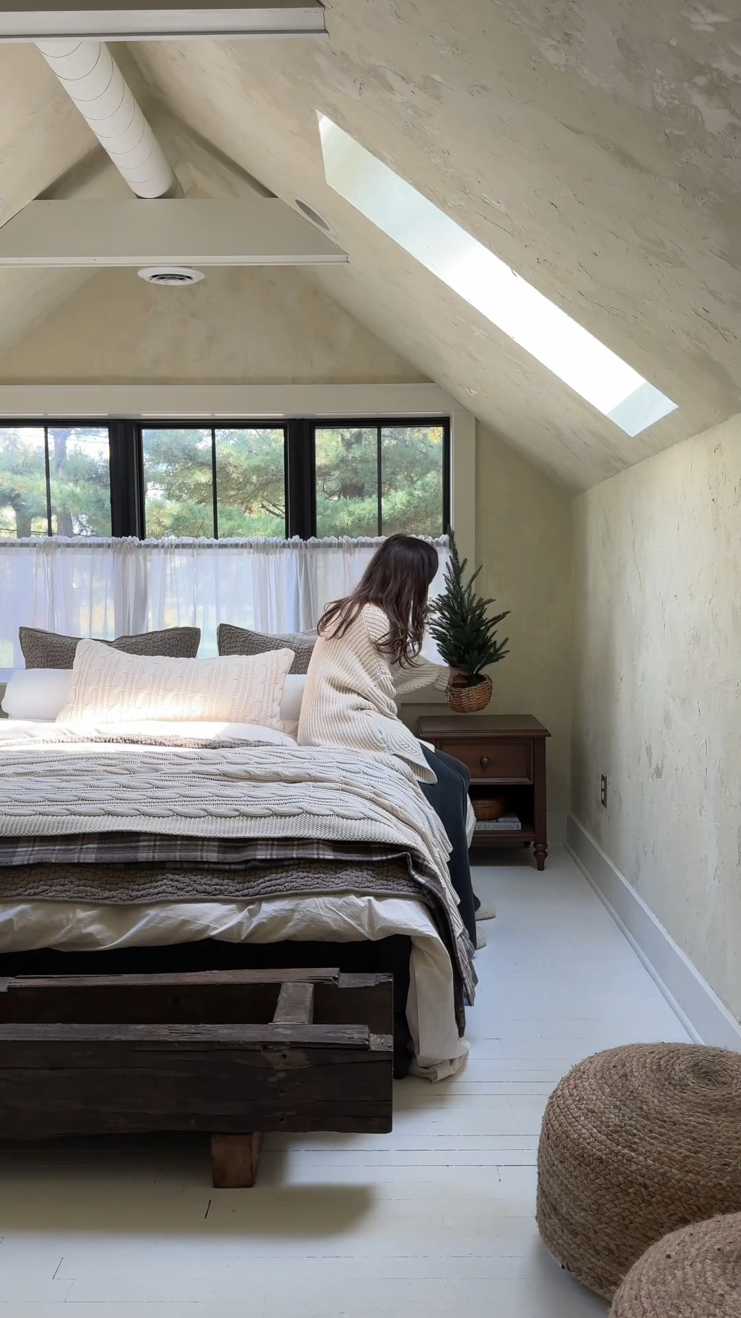 Winter guest bedroom  ❄️ 

#LTKhome #LTKHoliday