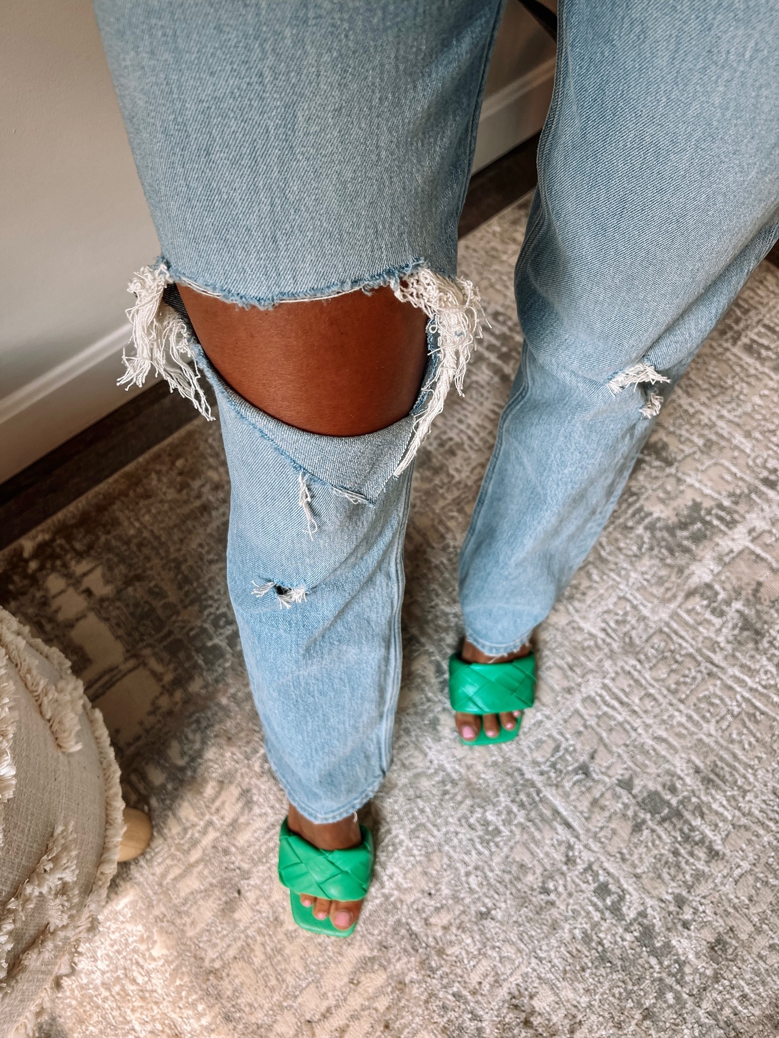 casual style 
Abercrombie straight jeans!! $39.99👏🏼
Vince camuto Heels size up a half size 
#competition #fashionunder50

#LTKstyletip #LTKsalealert #LTKU