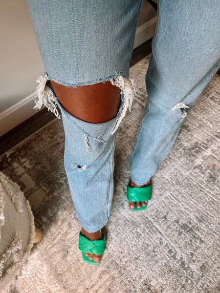 casual style 
Abercrombie straight jeans!! $39.99👏🏼
Vince camuto Heels size up a half size 
#competition #fashionunder50

#LTKstyletip #LTKsalealert #LTKU
