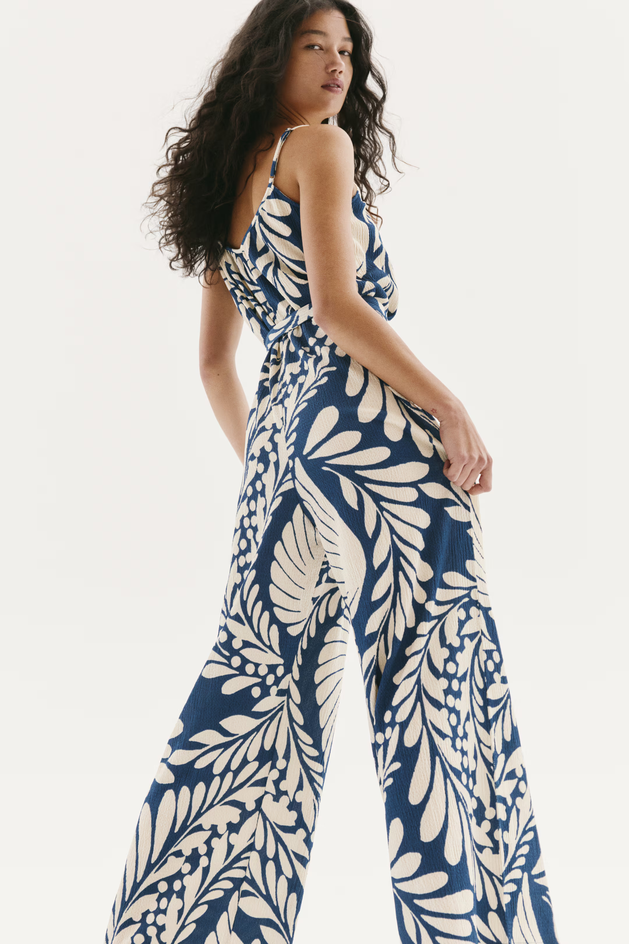 Tie-Belt Jumpsuit - Blue/cream patterned - Ladies | H&M US | H&M (US + CA)