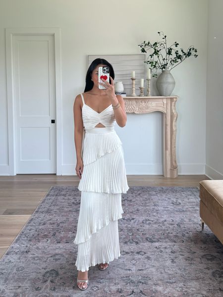 Abercrombie Sale - Maxi Tiered Dress. Perfect for the brides or wedding guest (comes in multiple colors). 

- 20%-off ALL DRESSES + 15%-off almost everything else
- Use stackable code: DRESSFEST for an additional 15% off 

Size: XS for reference 

#LTKWedding #LTKStyleTip #LTKSaleAlert

#LTKWedding #LTKStyleTip #LTKSaleAlert