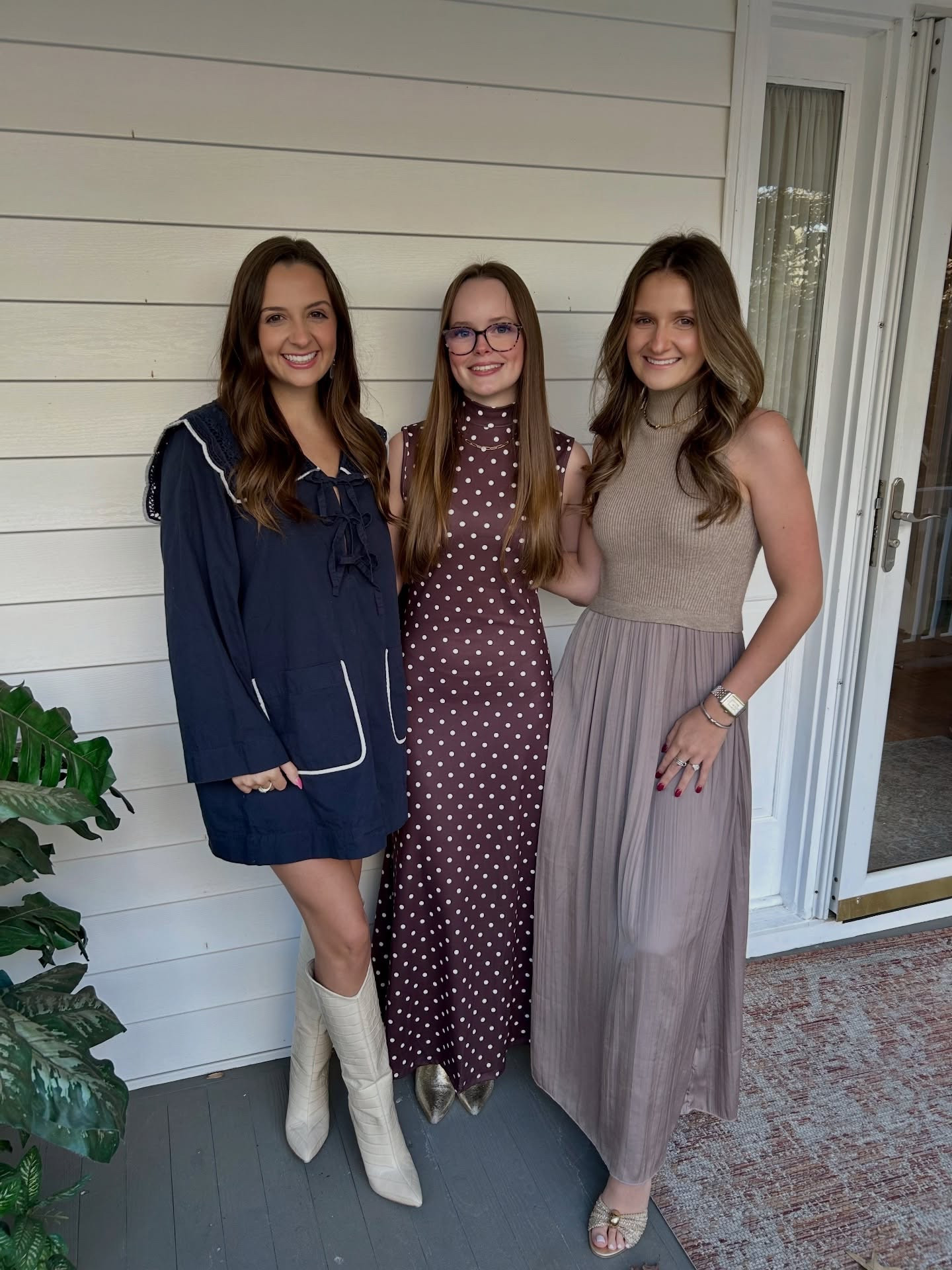 All dressed up to walk… ten steps to the dining room table. Thanksgiving fashion show → family edition 🍂✨

#ThanksgivingVibes #HolidayFit #FamilyTime #Thanksgiving2026 #DressedUpForDinner #RelatableReels #HolidayHumor #TurkeyDayStyle #FamilyPhotos #ThankfulAndFull

@rtrmuse #rtrpartner #rtrmuse